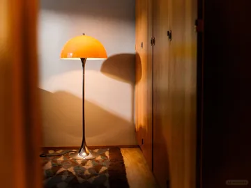 Panthella 500 lampada da terra - Original opal orange - Louis Poulsen