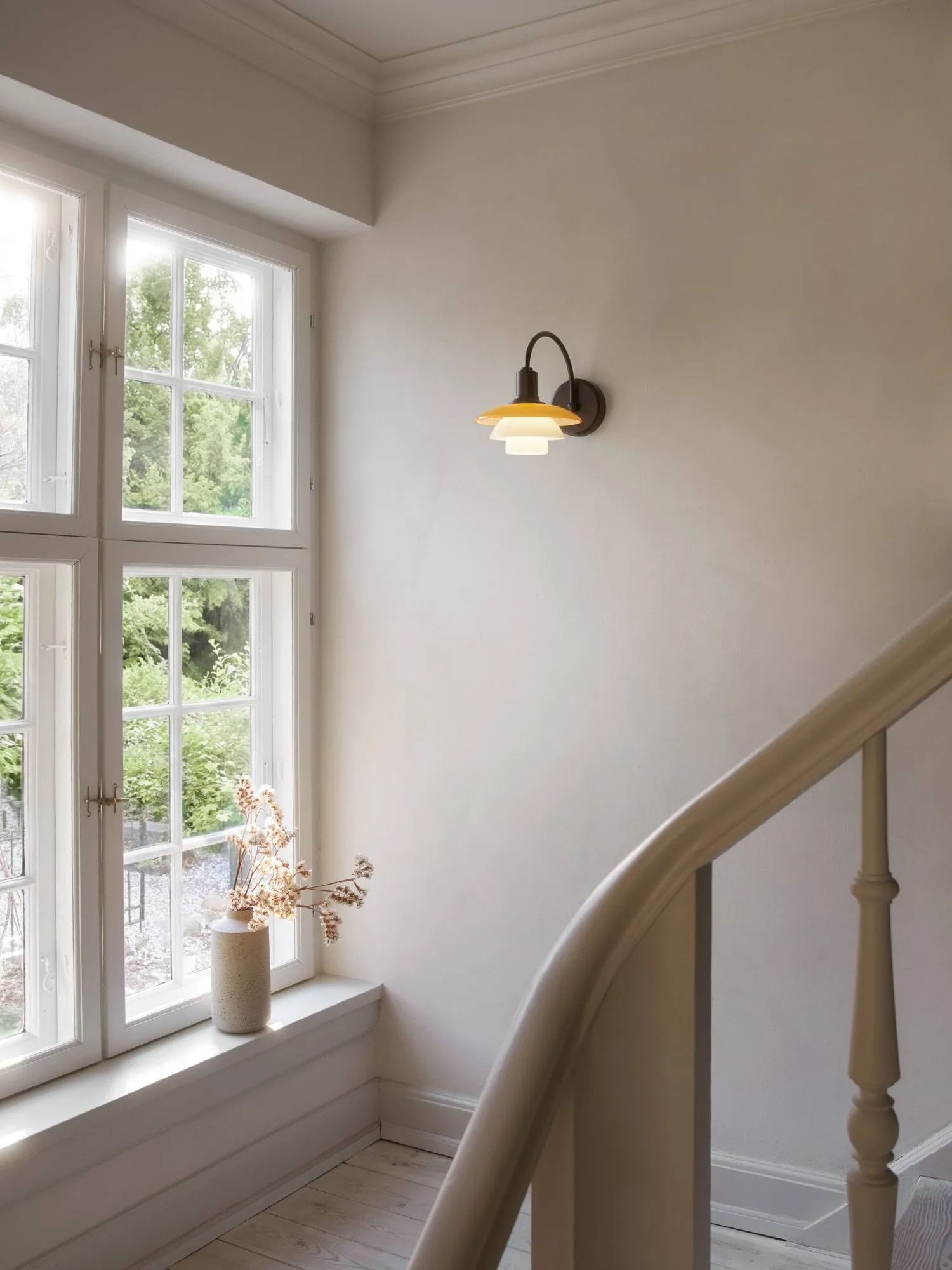 PH 2/2 Centenary Edition applique, Amber-opal white, spina elettrica Louis Poulsen