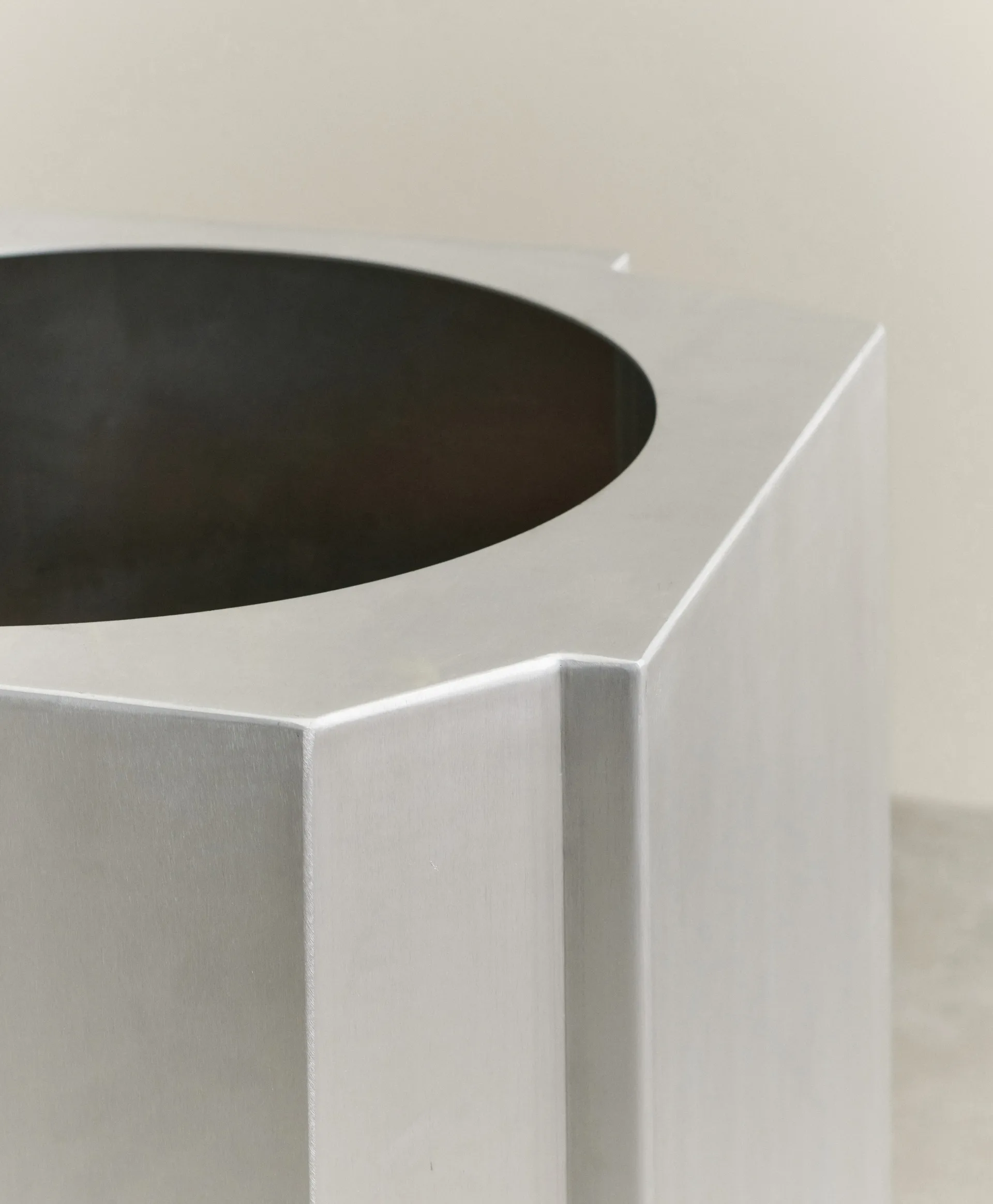 Vaso Funki L 52 cm, Alluminio spazzolato Louise Roe