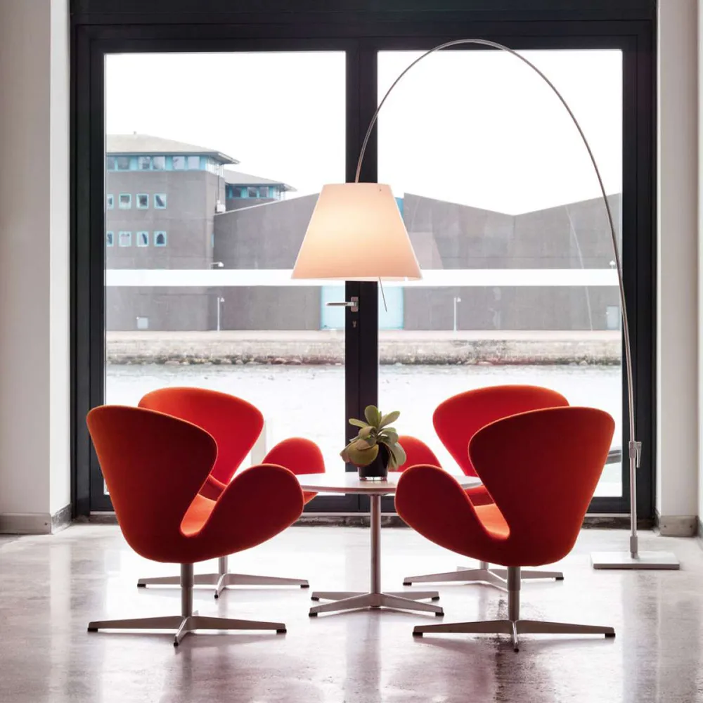 Lampada da pavimento Lady Costanza D13E d, Paralume bianco, struttura in alluminio Luceplan