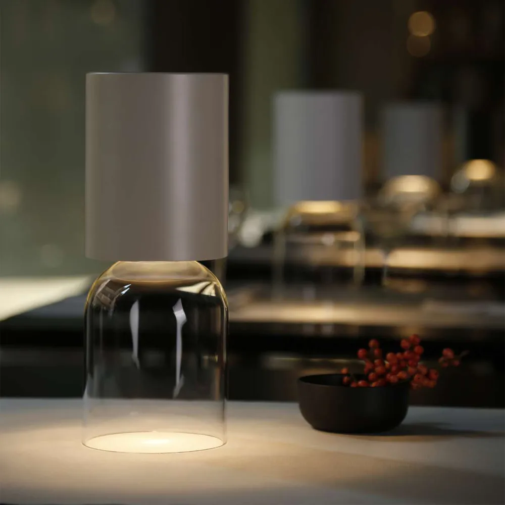 Lampada da tavolo Nui Mini, color sabbia Luceplan