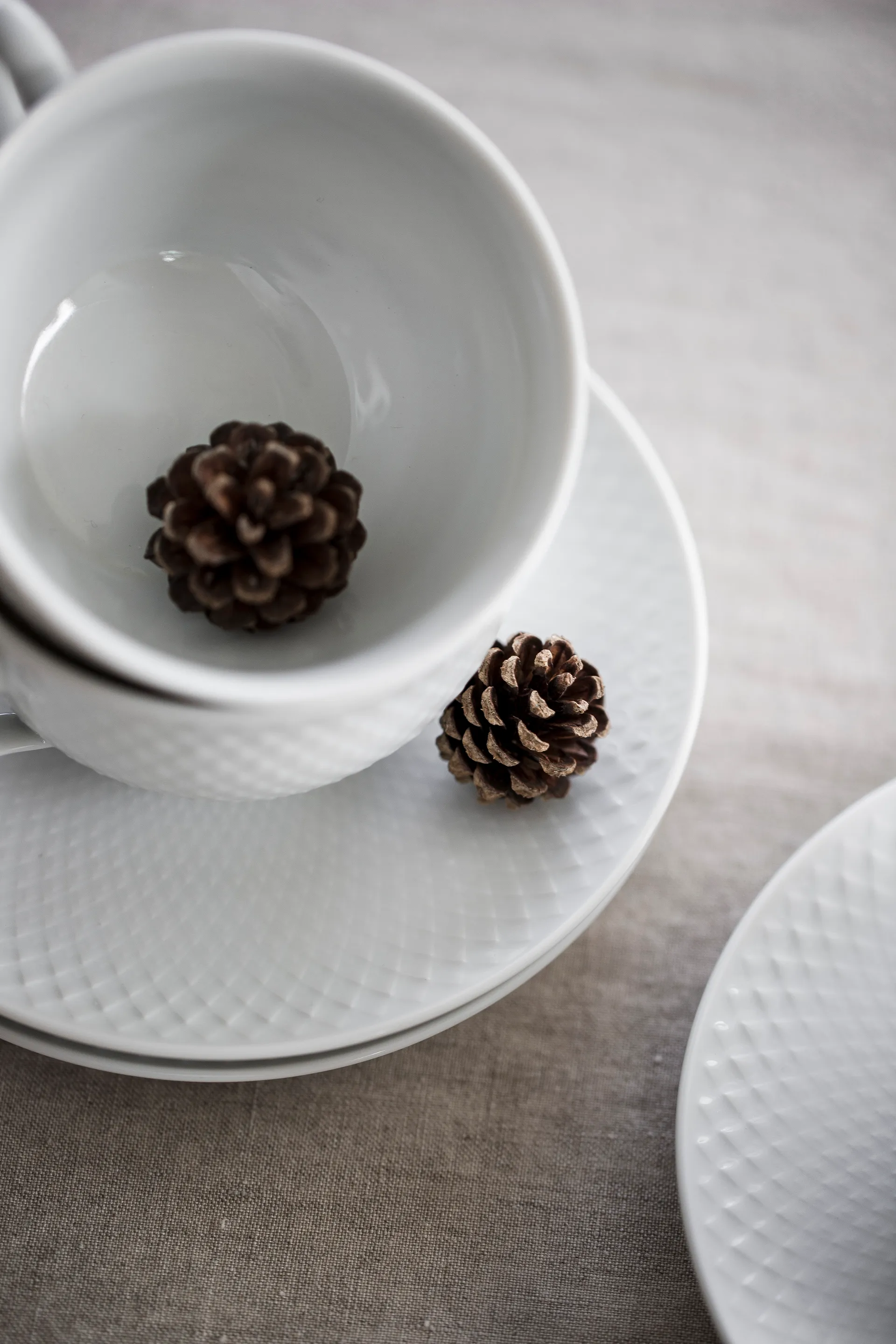 Tazza da tè con piattino Rhombe 24 cl, Bianco Lyngby Porcelæn