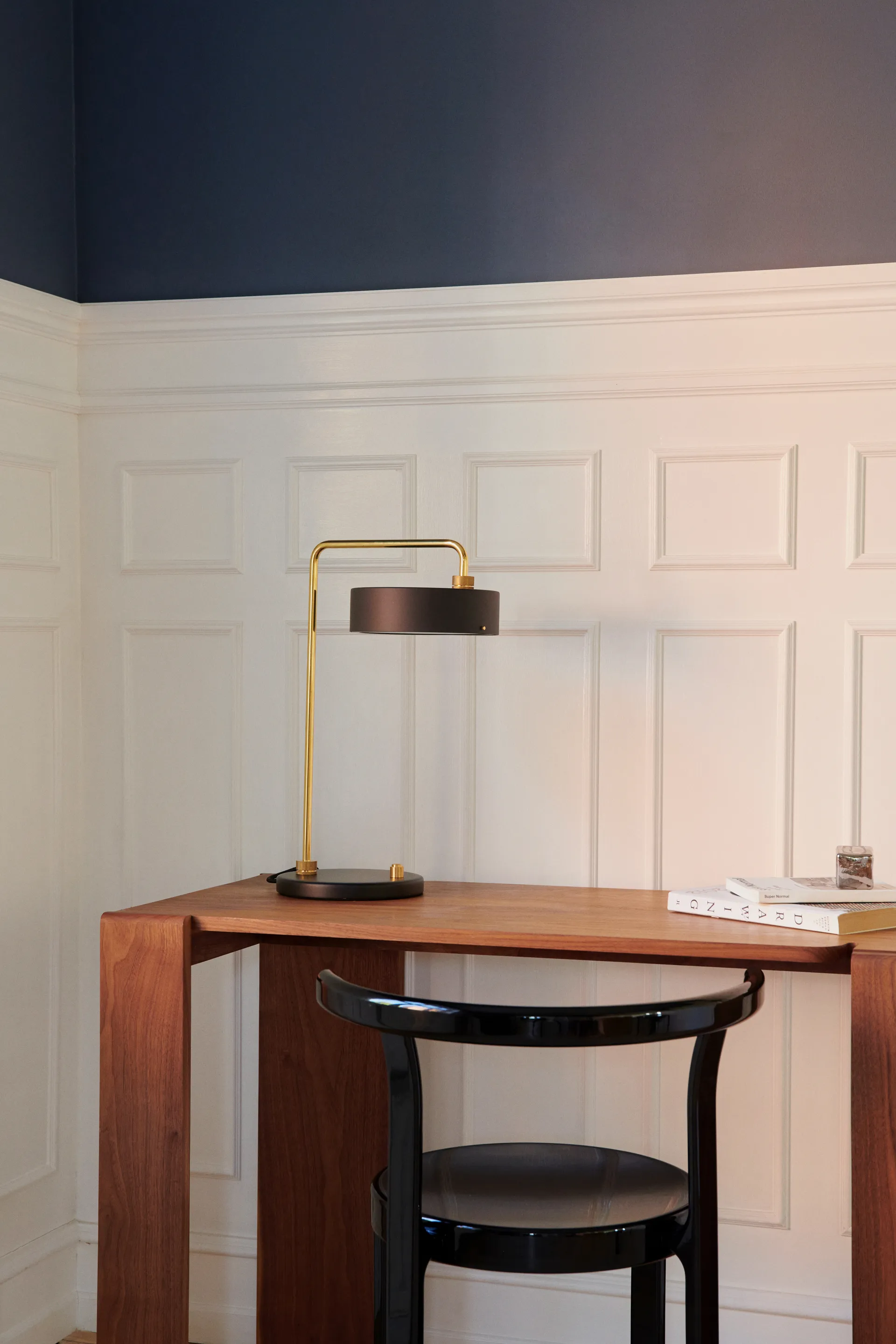 Lampada da tavolo Petite Machine, Deep black Made By Hand