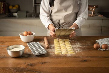 Stampo ravioli incluso roller per ravioli quadrati Marcato - 24 pz - Marcato