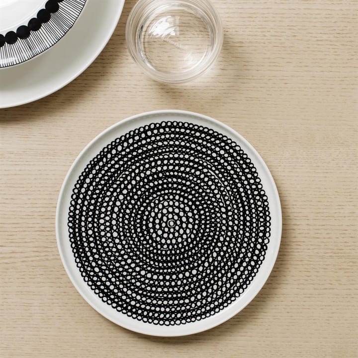 Piatto Räsymatto 20 cm - bianco-nero, a puntini - Marimekko