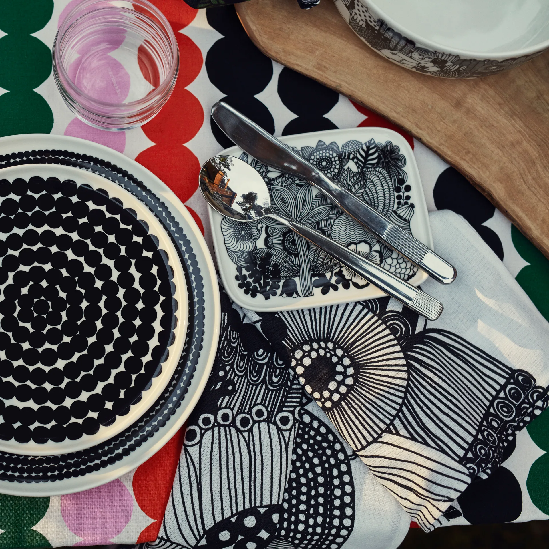 Piatto Räsymatto, bianco nero Marimekko