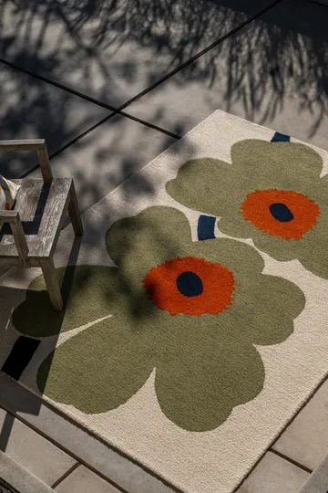 Tappeto da esterno Unikko anniversary - Dusty green, 200x280 cm - Marimekko