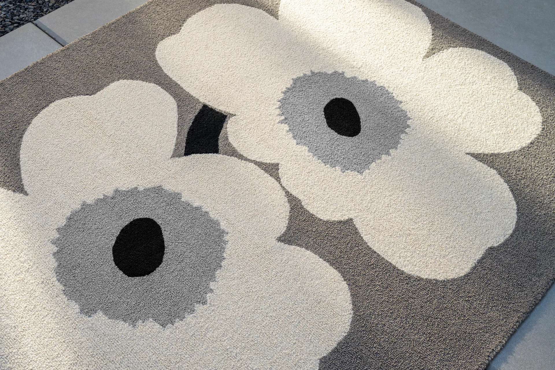Tappeto da esterno Unikko anniversary, Grigio, 140x200 cm Marimekko