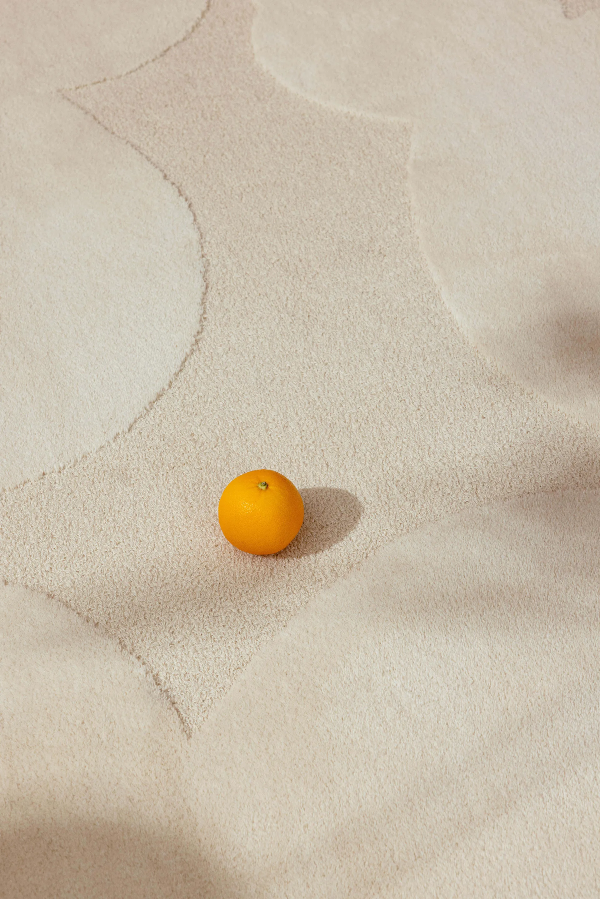 Tappeto in lana Iso Unikko, Bianco Naturale, 170x240 cm Marimekko