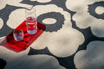 Tappeto Unikko da esterno - Charcoal-white, 250x350 cm - Marimekko