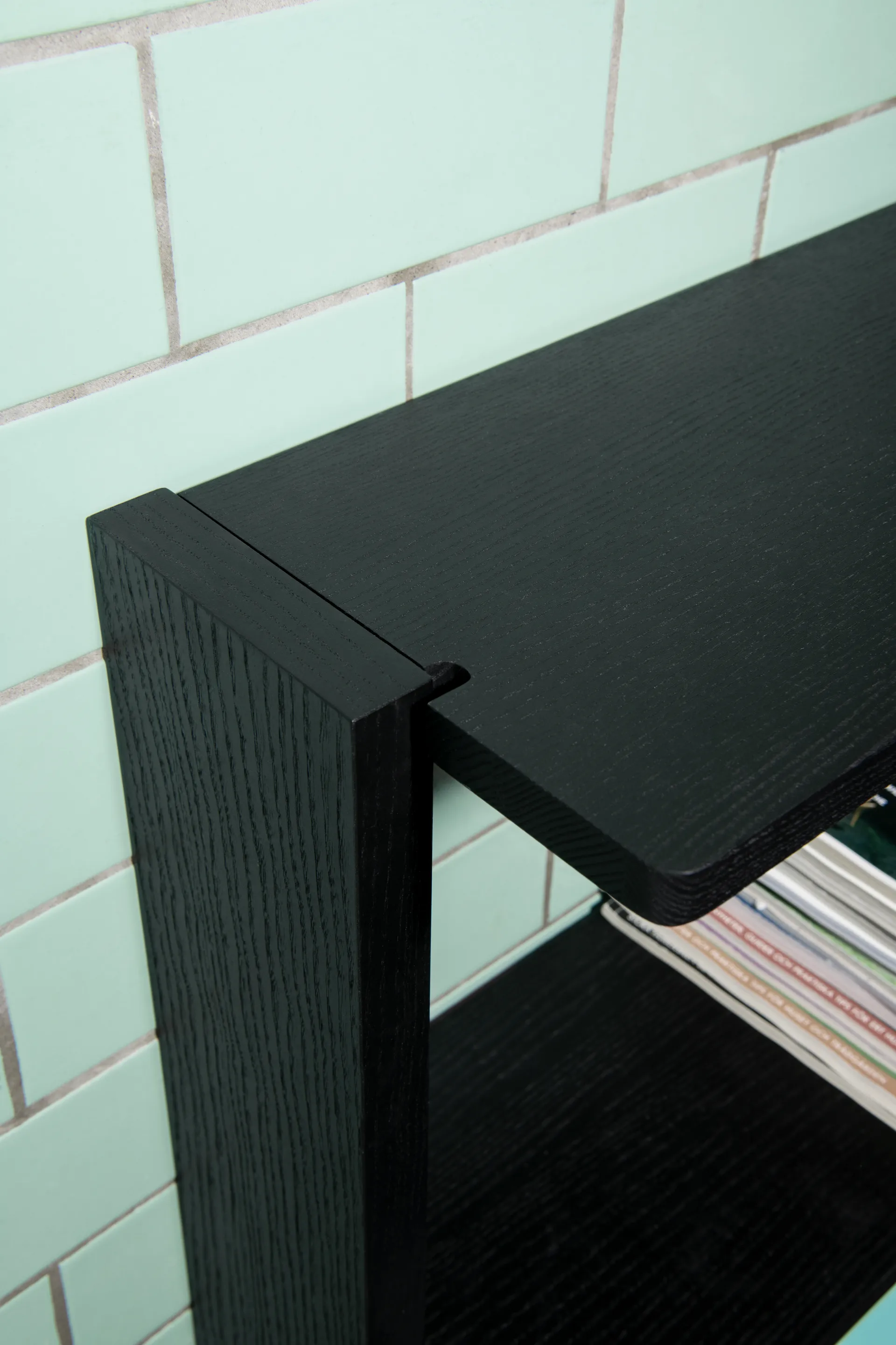 Gridlock Side Panel H1460, Frassino tinto nero Massproductions