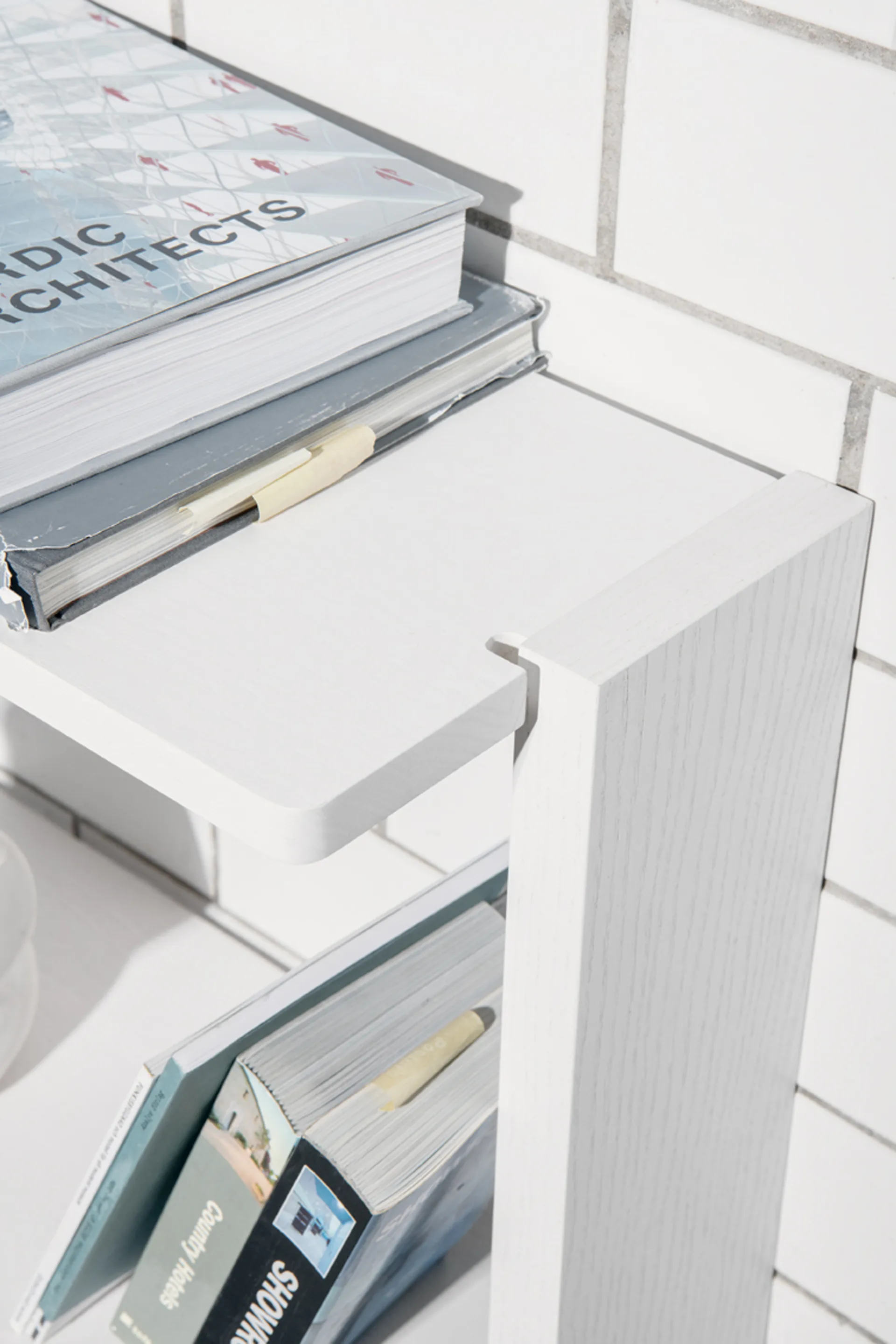 Mensola da parete Gridlock – S1-A3-0, Frassino tinto bianco Massproductions