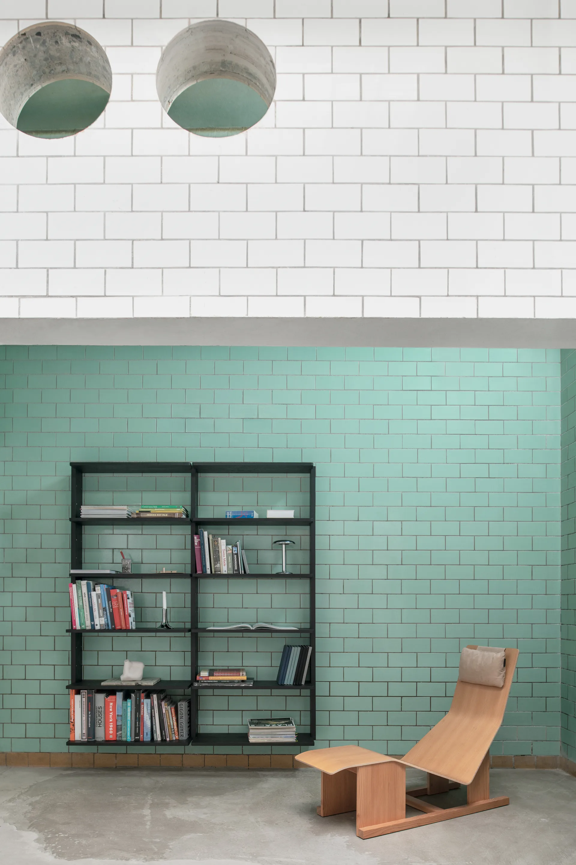 Mensola da parete Gridlock – T2-A12-0, Frassino tinto nero Massproductions