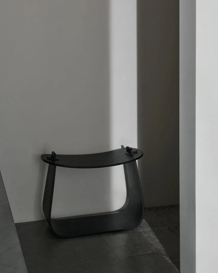 Sedia Harry, Rovere tinto nero Massproductions