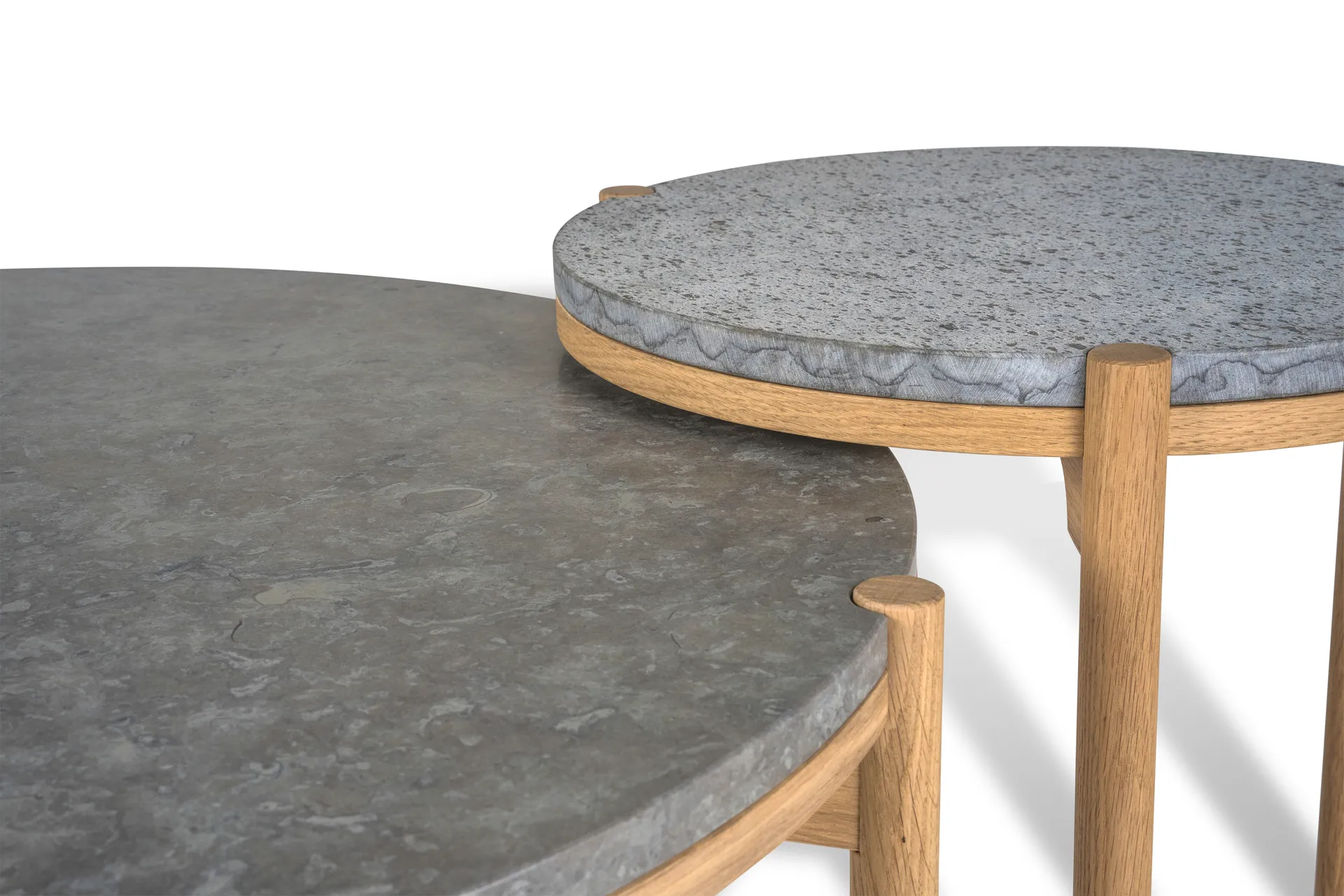 Tavolino Dondo in rovere sbiancato Ø80 cm, Pietra calcarea levigata Mavis