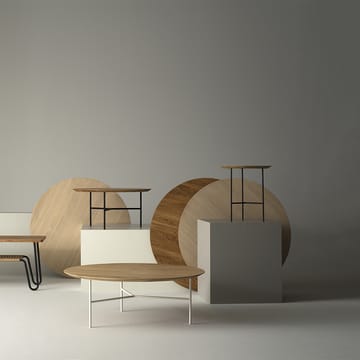 Tavolino laterale Tribeca  - rovere olio rustico, gambe bianche, ø47 cm - Mavis