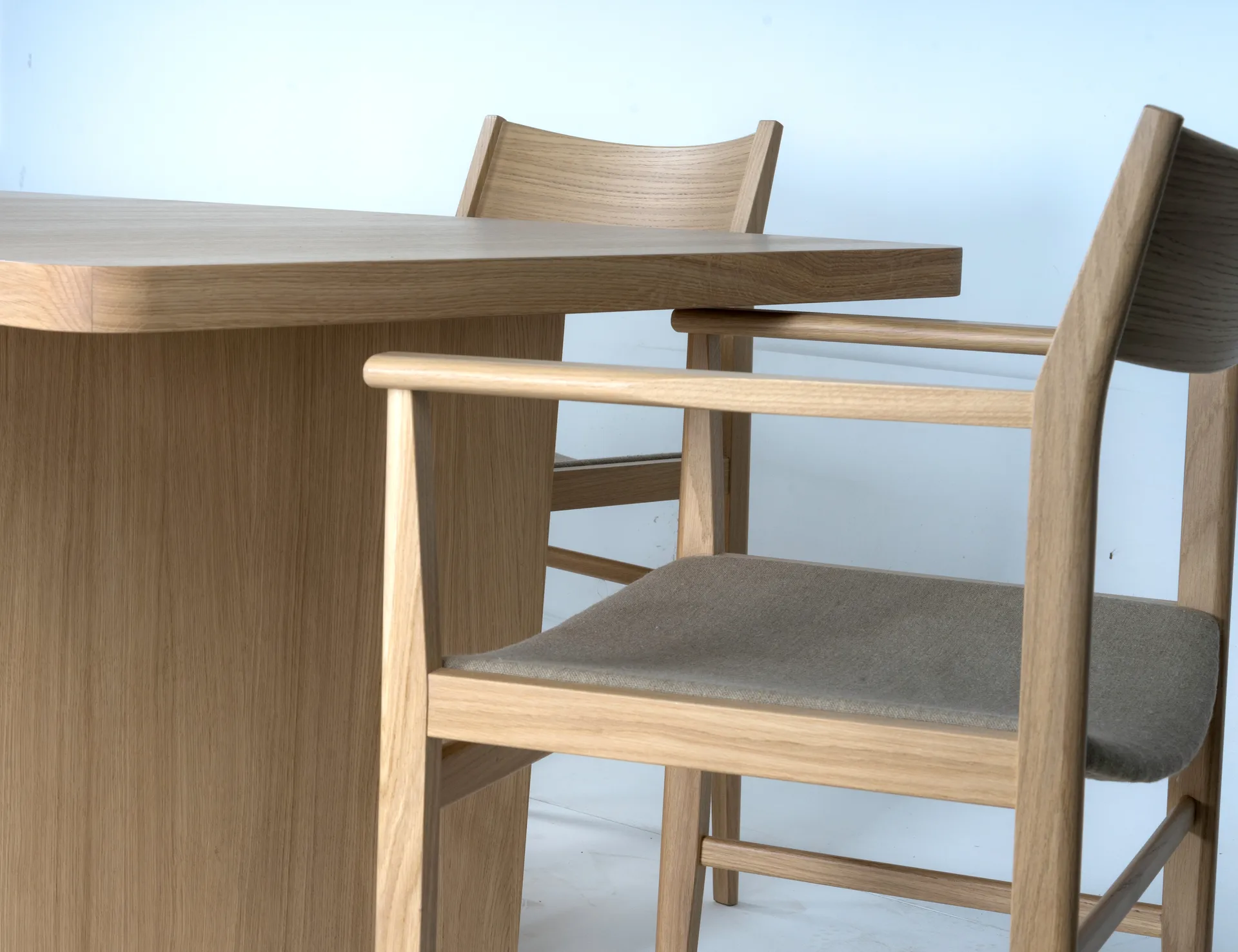 Tavolo Vaud, Rovere pigmentato bianco, 2 pz inserto Mavis