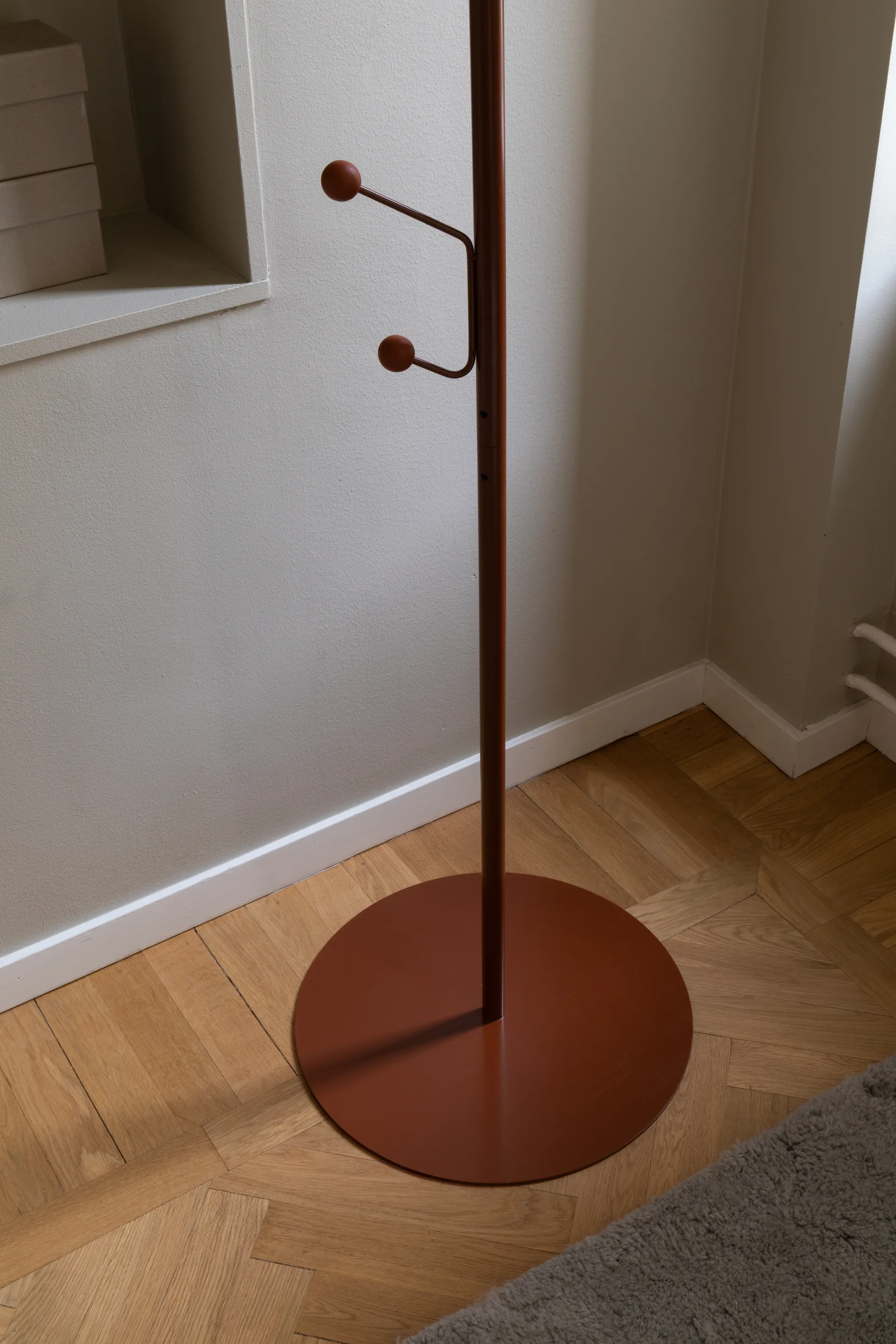 Appendiabiti Bill Floor, Cannella Maze