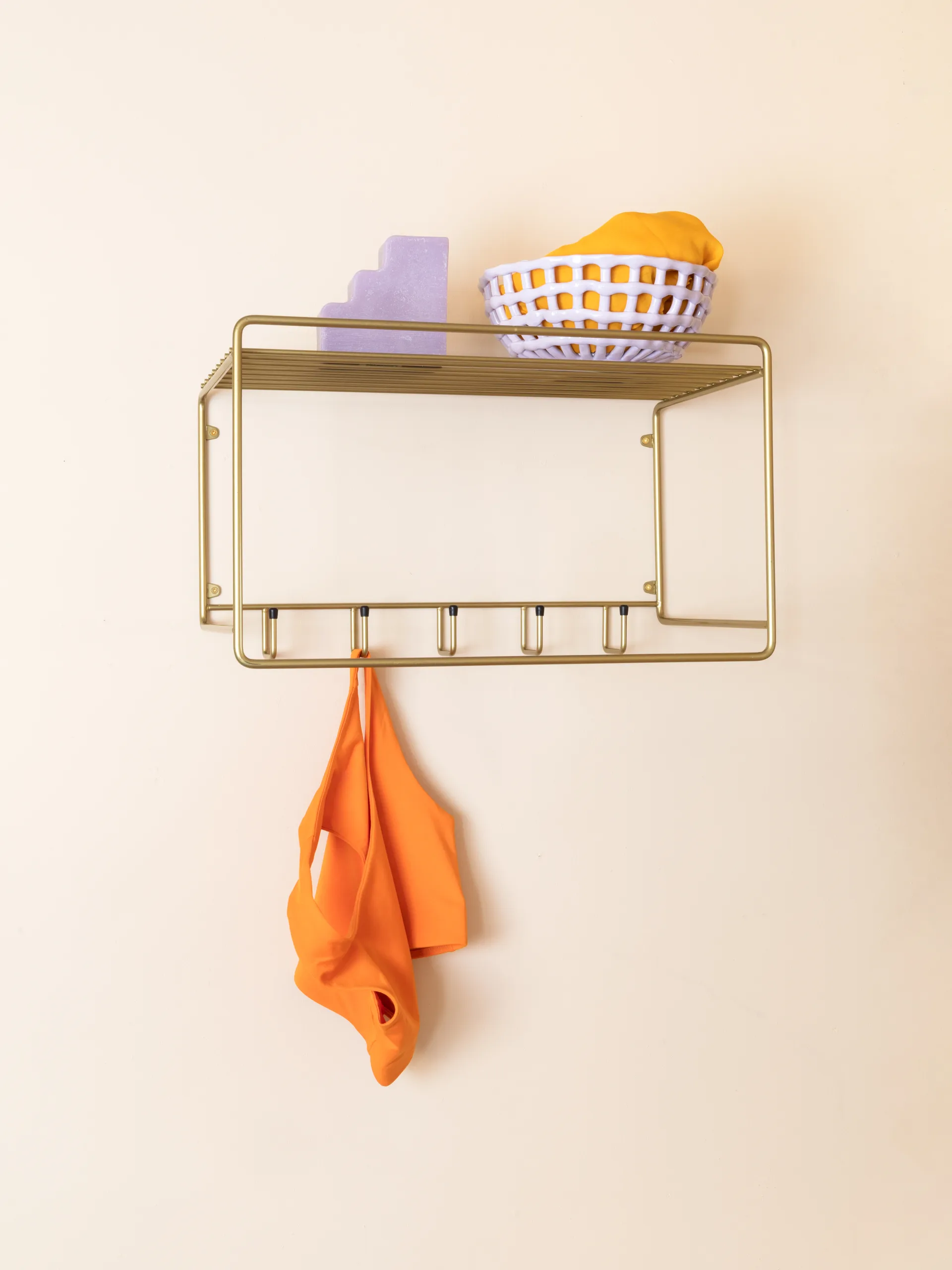 Scaffale per cappelli Uptown, Ottone Maze