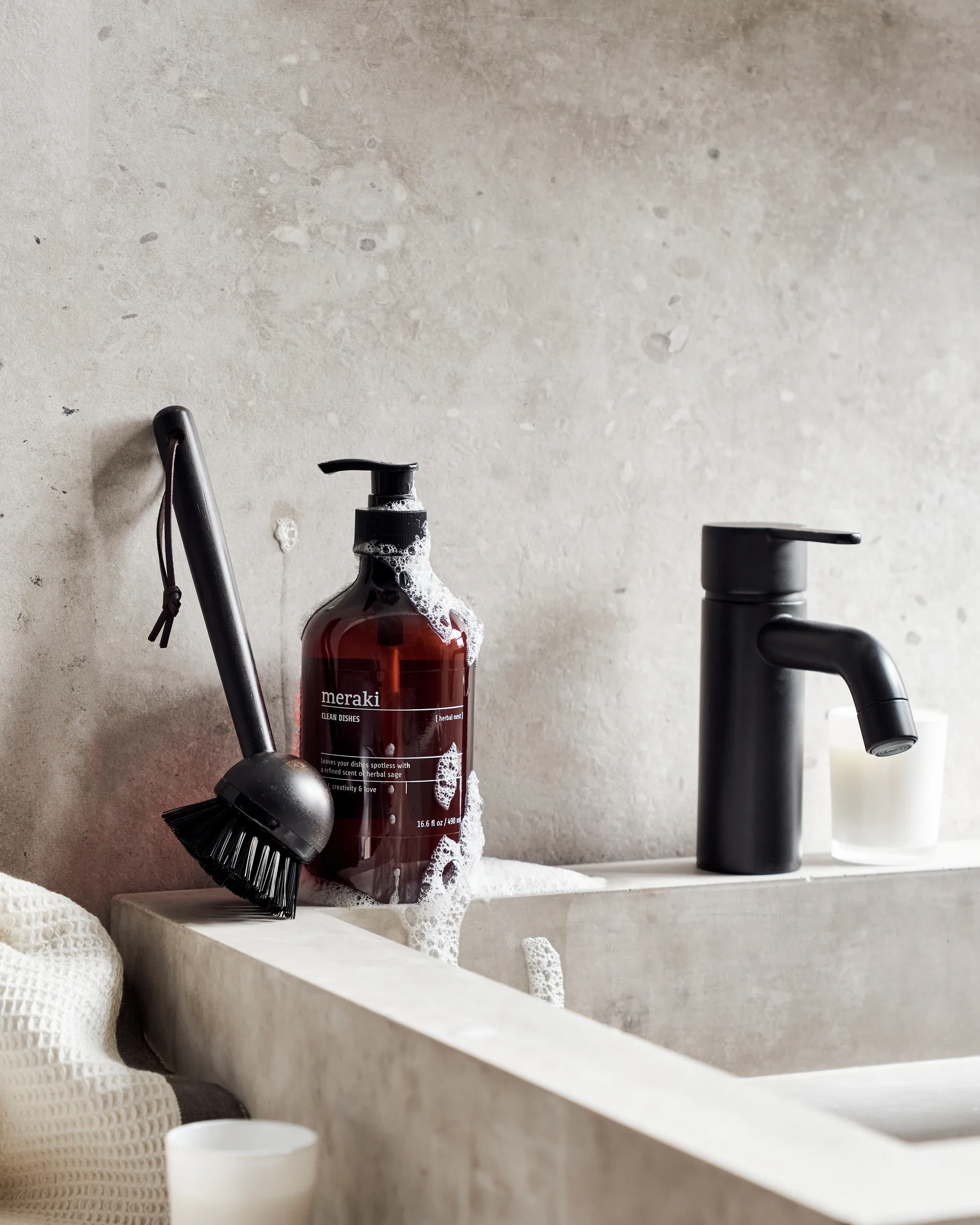 Set regalo Meraki detersivo e spazzola per piatti, Herbal nest Meraki