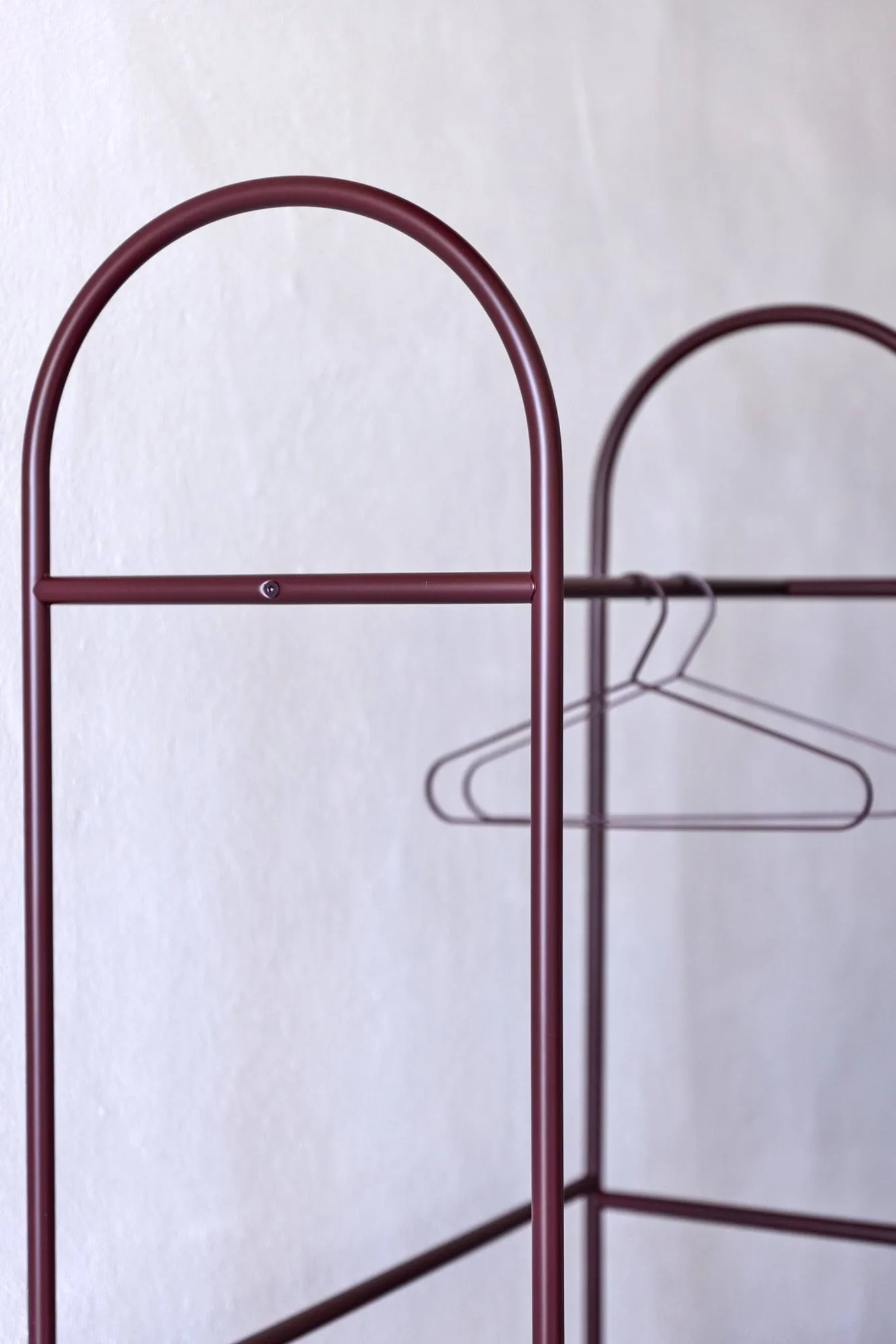 Arch appendiabiti, Rosso, 39x92x186 cm Mette Ditmer