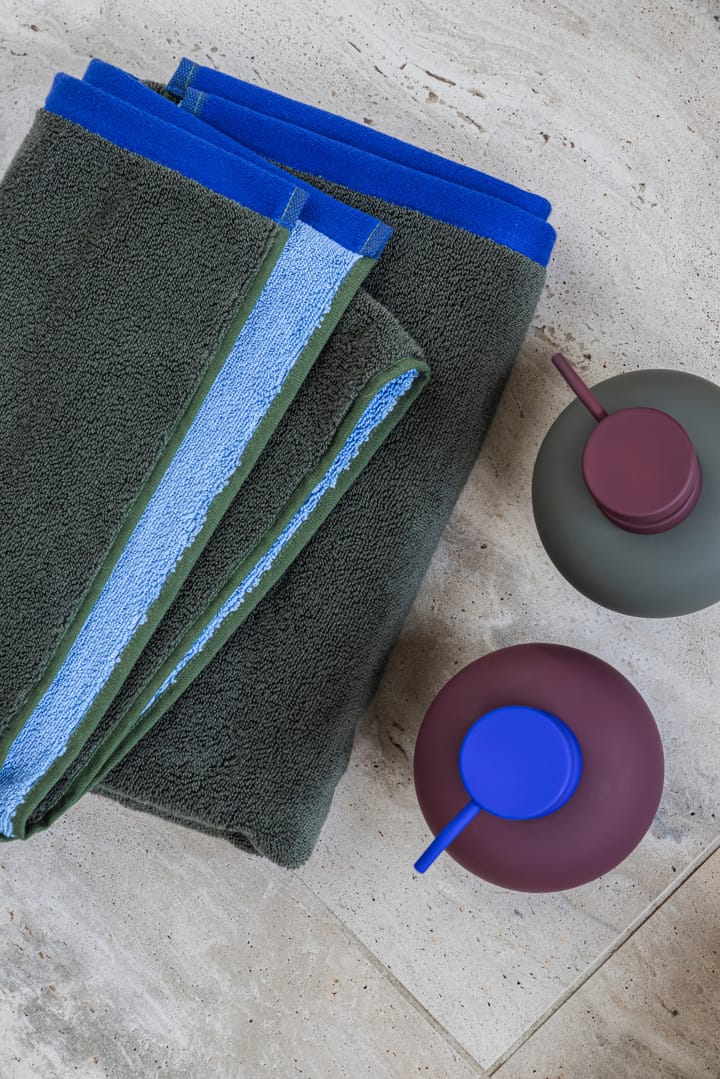 Asciugamano bagno Soft 70x133 cm, Verde oliva scuro-light blue Mette Ditmer