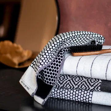 Asciugamano ospiti Grid - nero-bianco sporco - Mette Ditmer