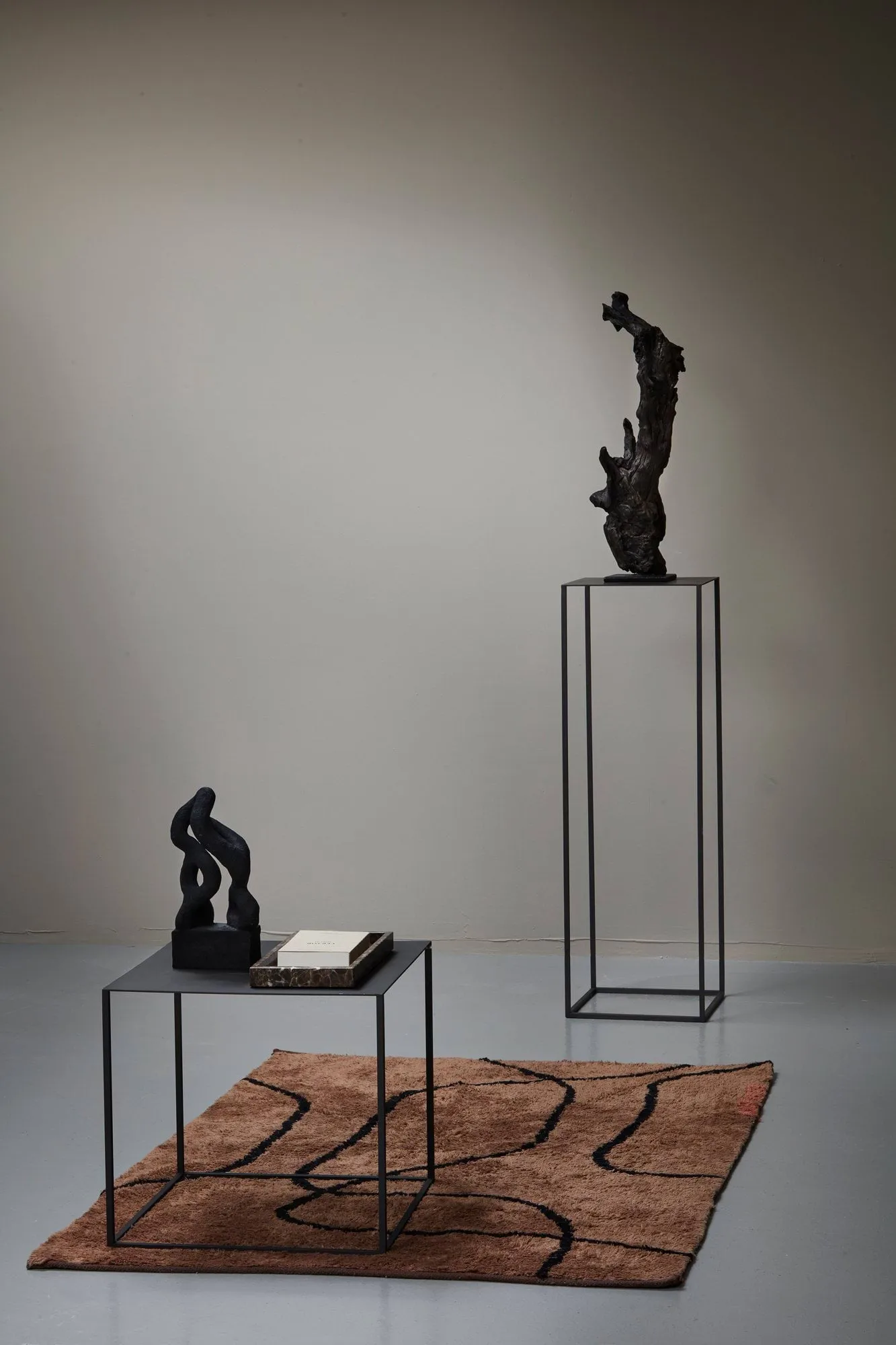 Cubic piedistallo, Nero, 29x29x90 cm Mette Ditmer