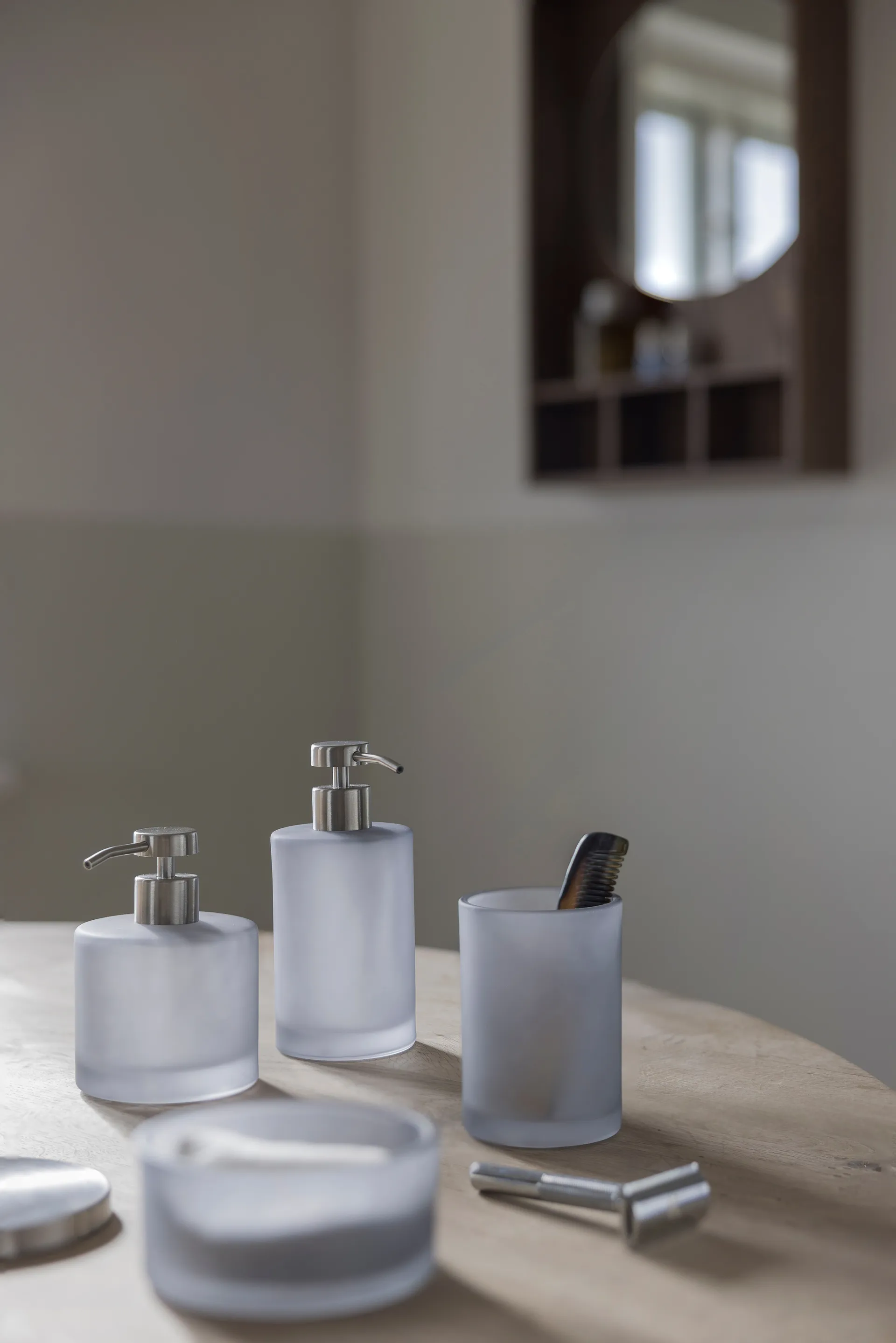 Dispenser di sapone Modest alto, Dove blue Mette Ditmer