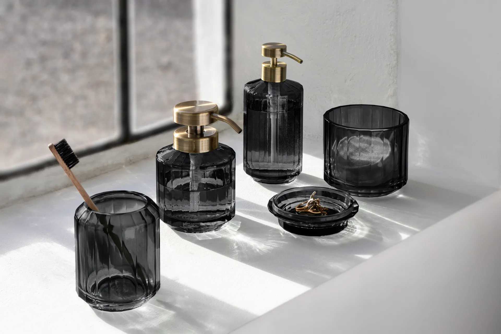 Dispenser di sapone Vision alto, Nero Mette Ditmer