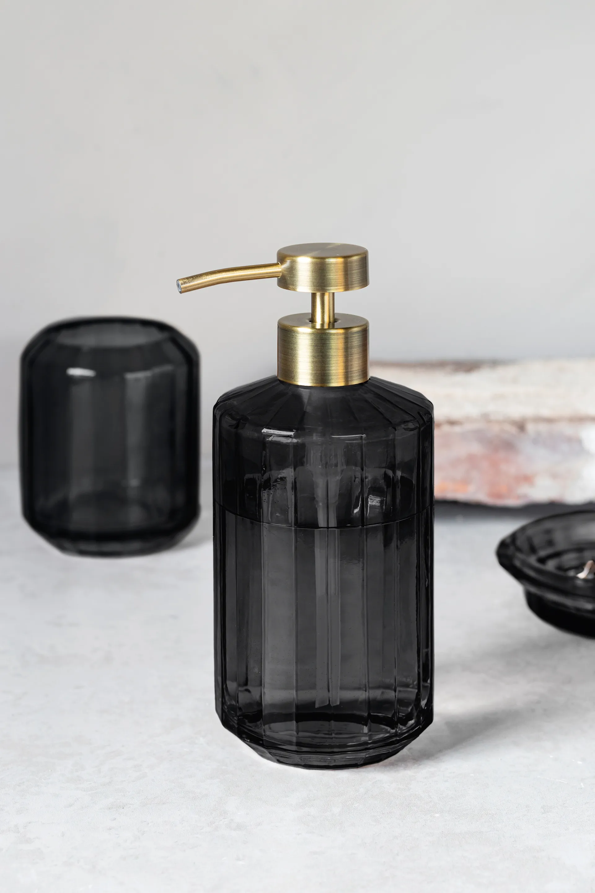 Dispenser di sapone Vision alto, Nero Mette Ditmer