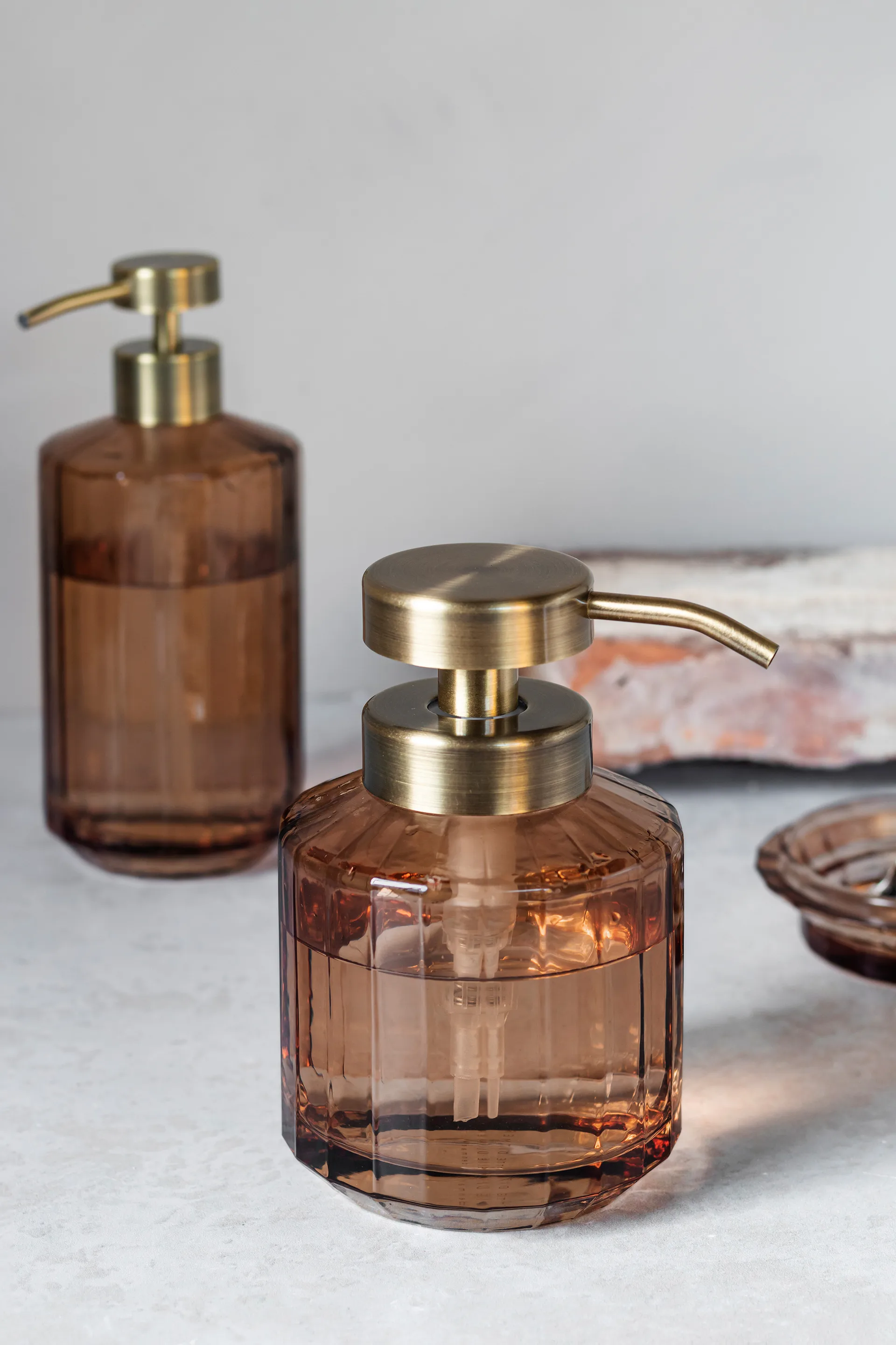 Dispenser di sapone Vision basso, Latte Mette Ditmer