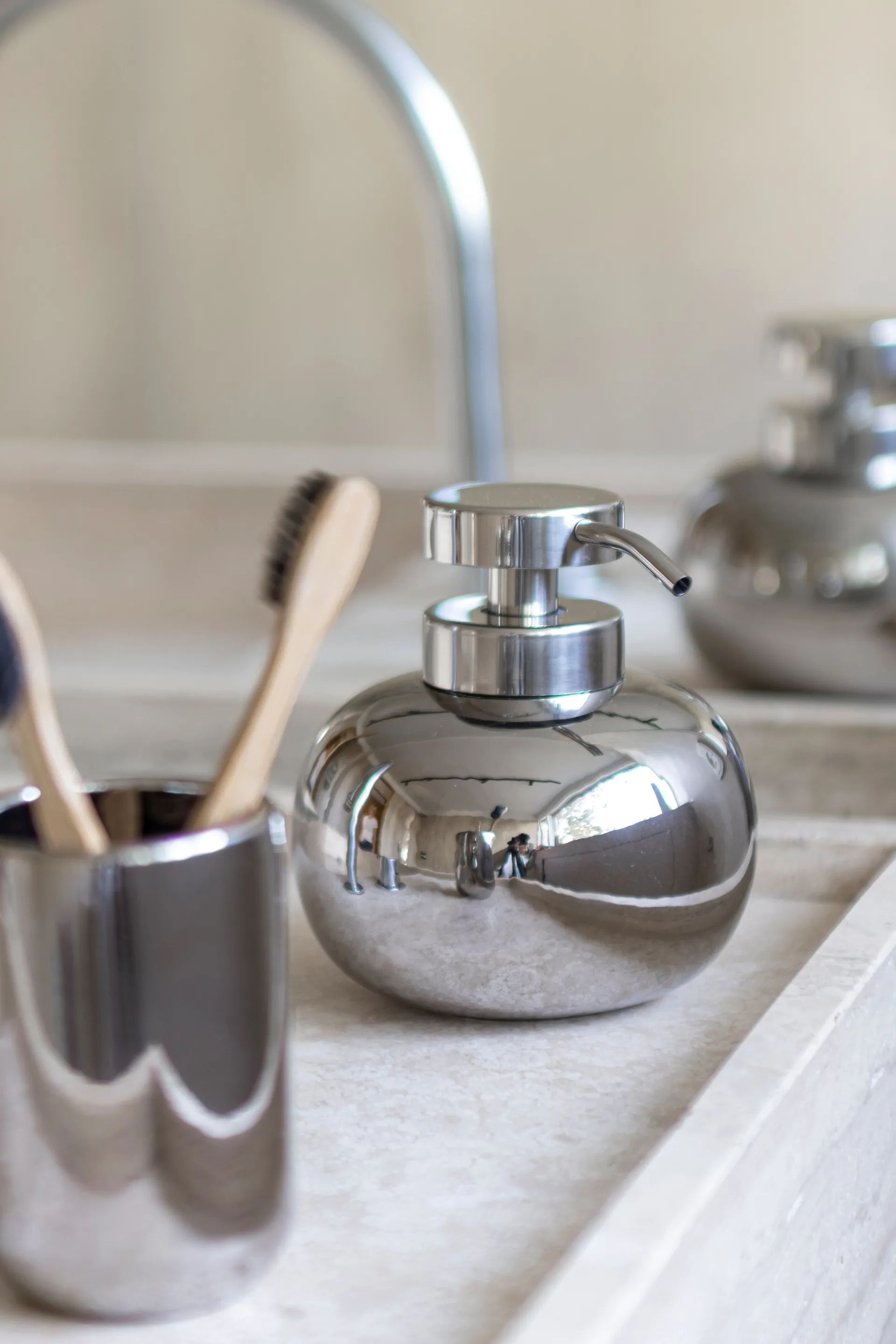 Dispenser sapone basso Lotus, Cromo Mette Ditmer