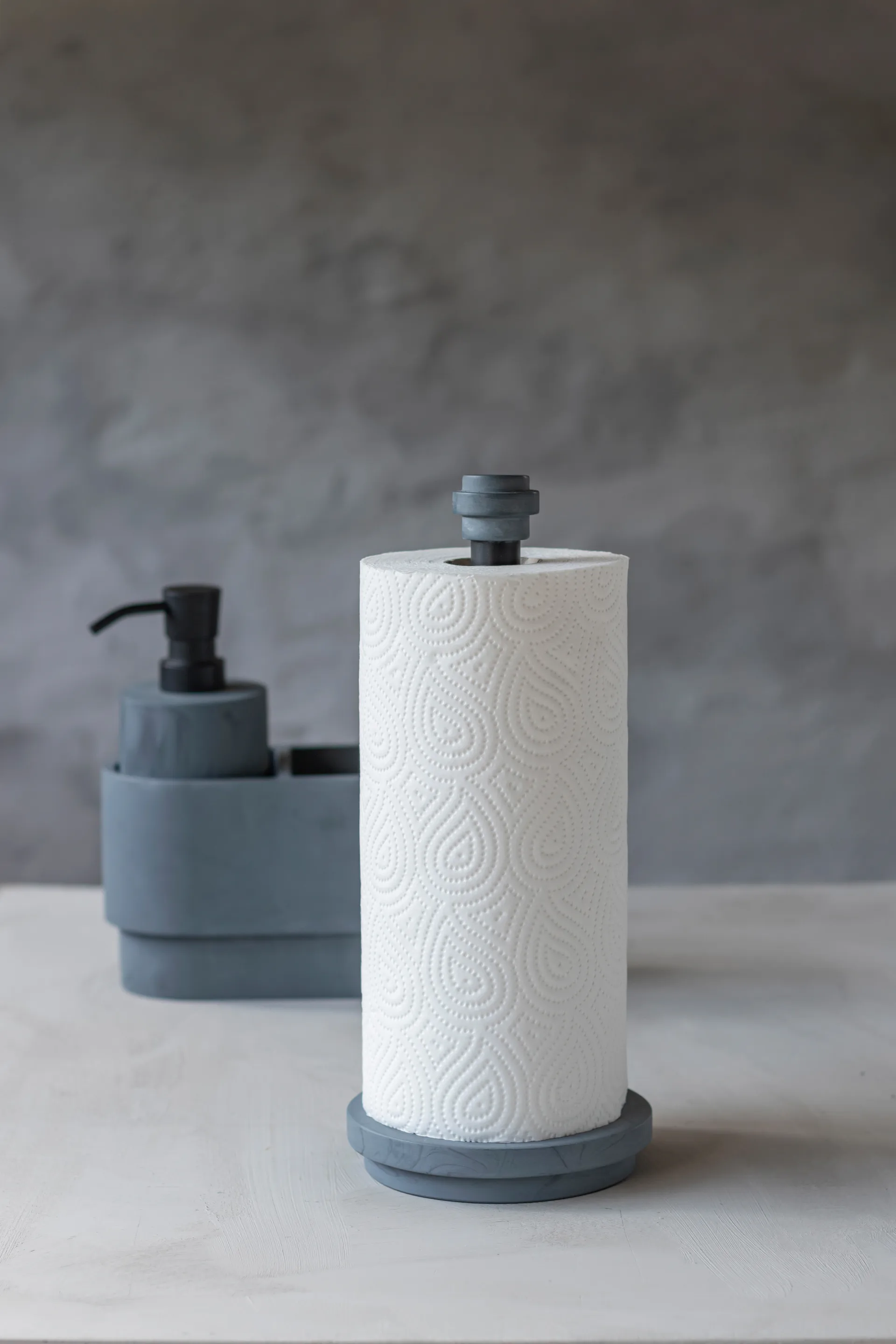 Portarotolo da cucina Attitude 33 cm, Slate blue Mette Ditmer