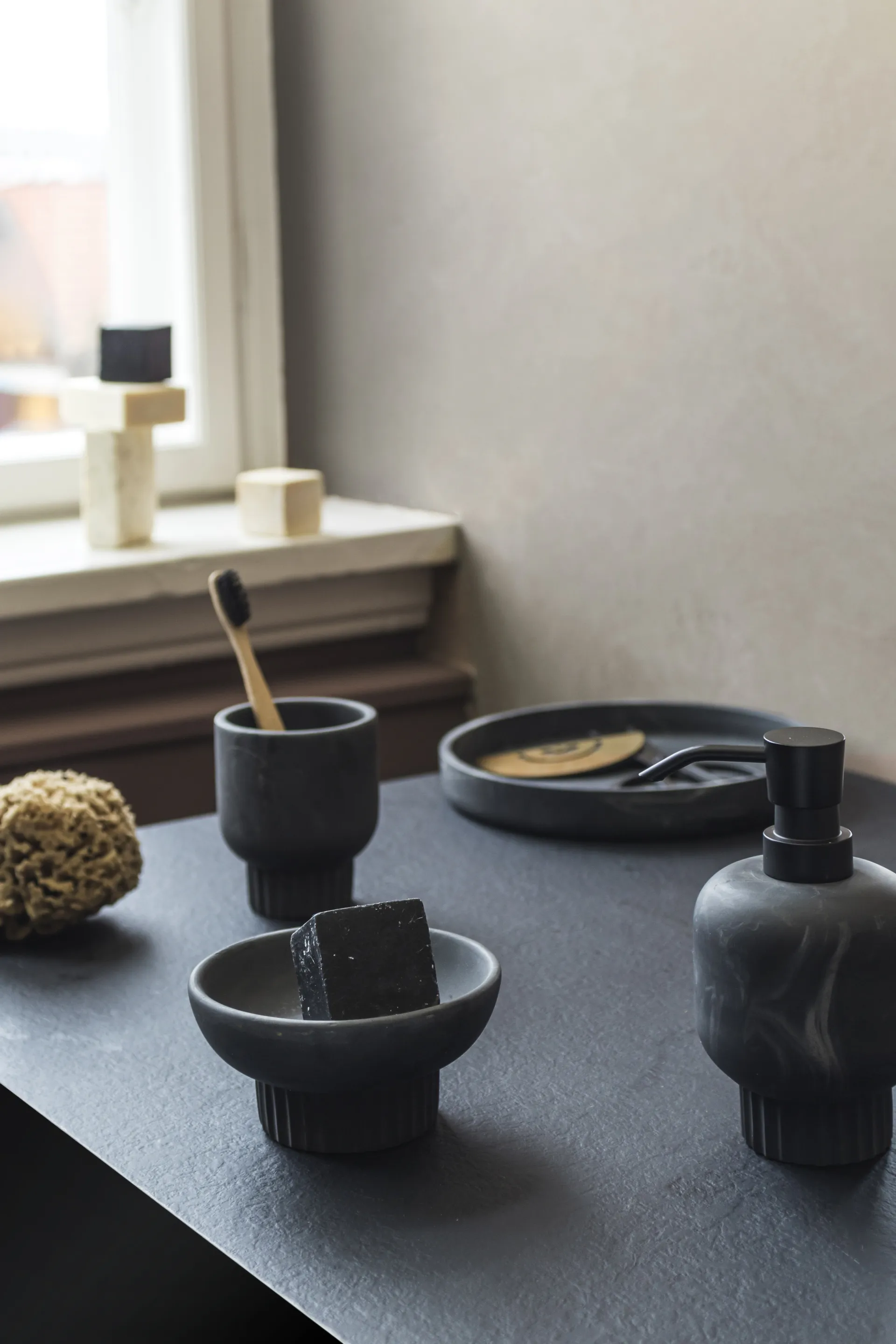 Portasapone Attitude, Nero Mette Ditmer