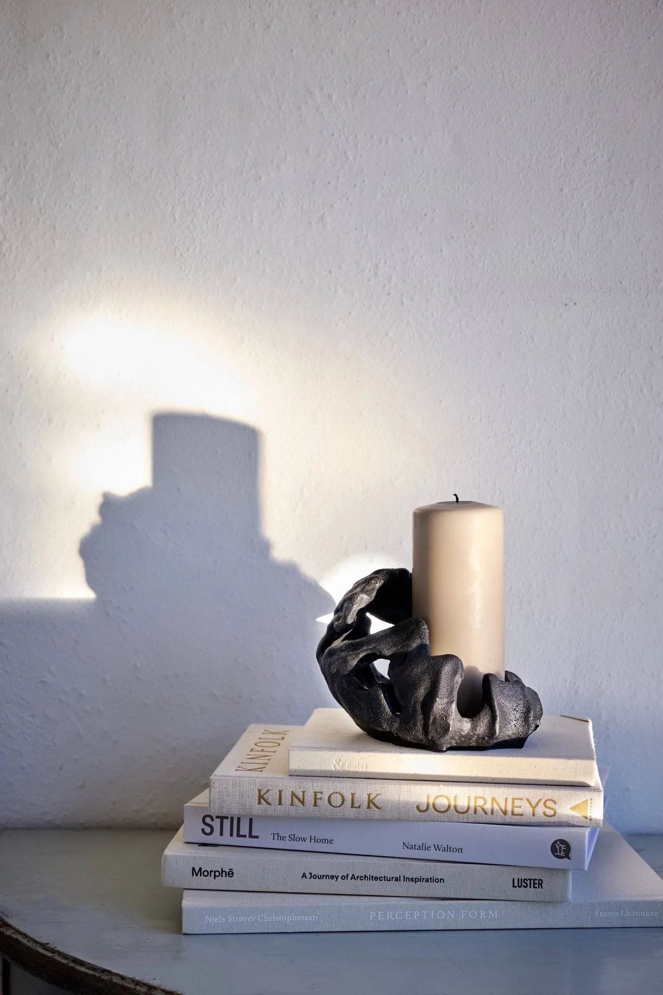 Reef portacandela per candela a colonna, Nero, Ø16,5x13 cm Mette Ditmer