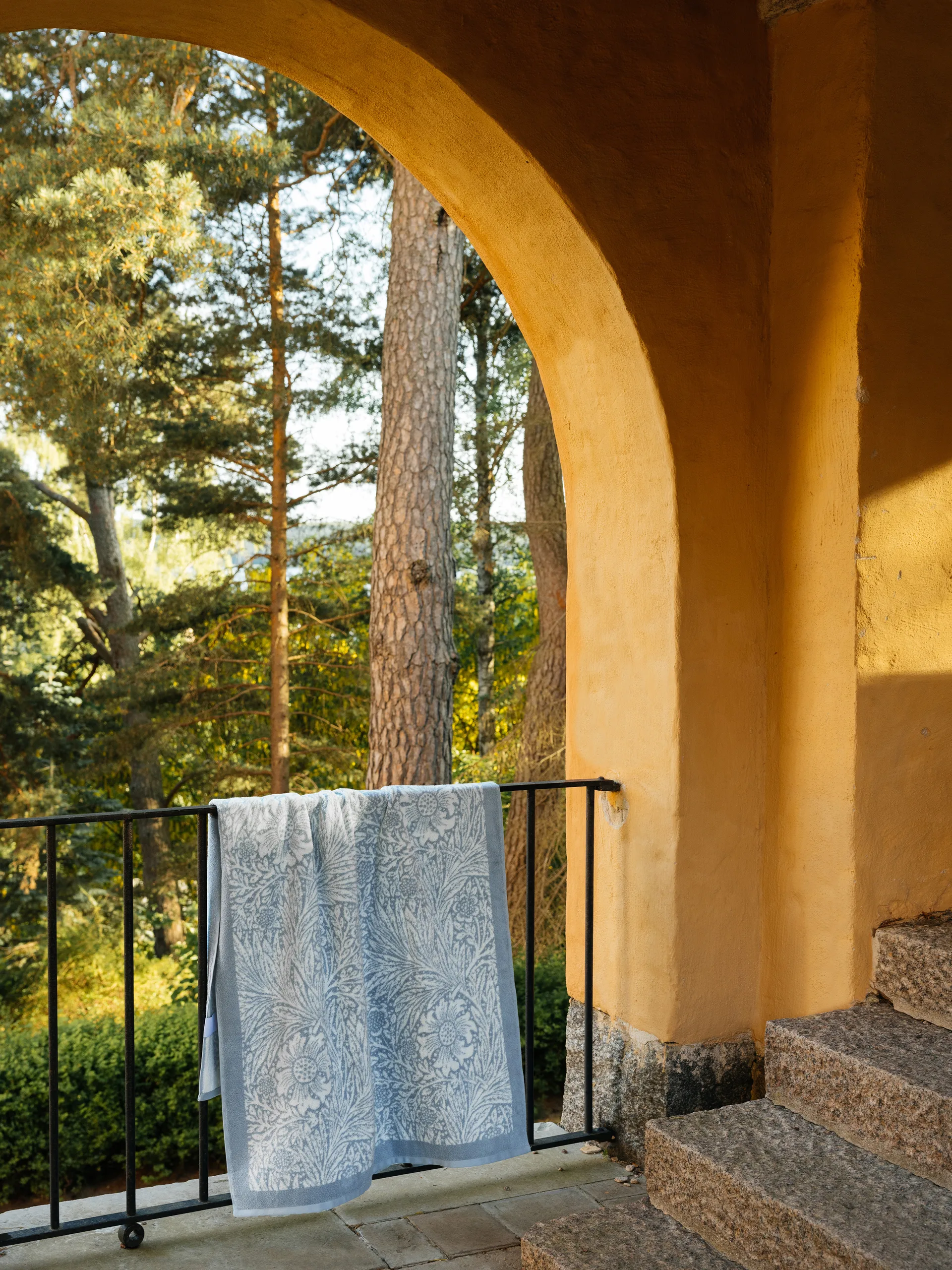 Asciugamano Morris & Co. Marigold EKO, Blu, 86x150 cm Mille Notti