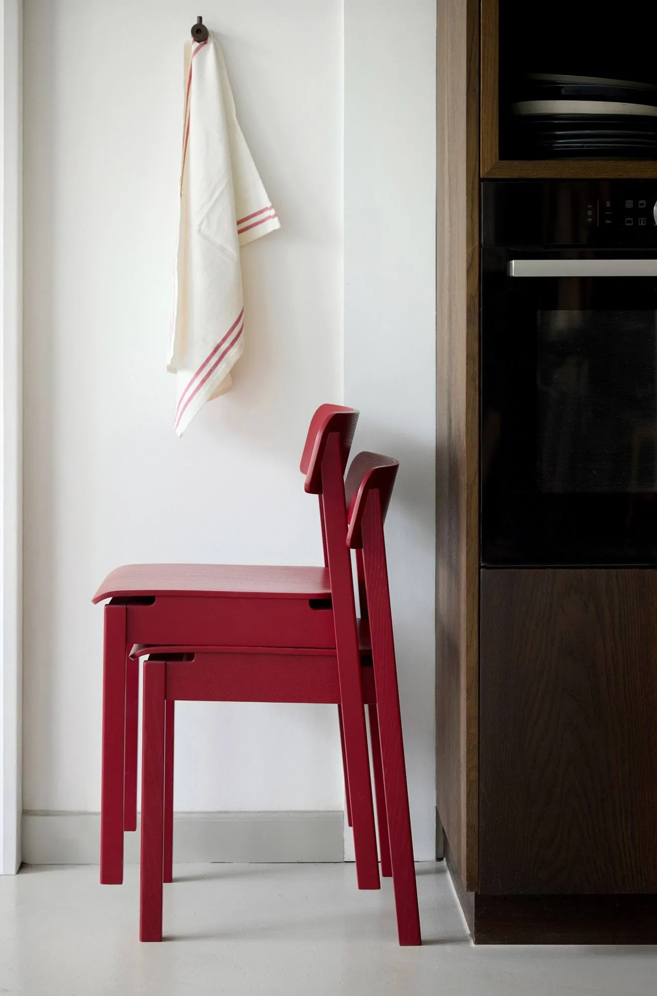 Everyday Chair sedia, Purple red MOEBE