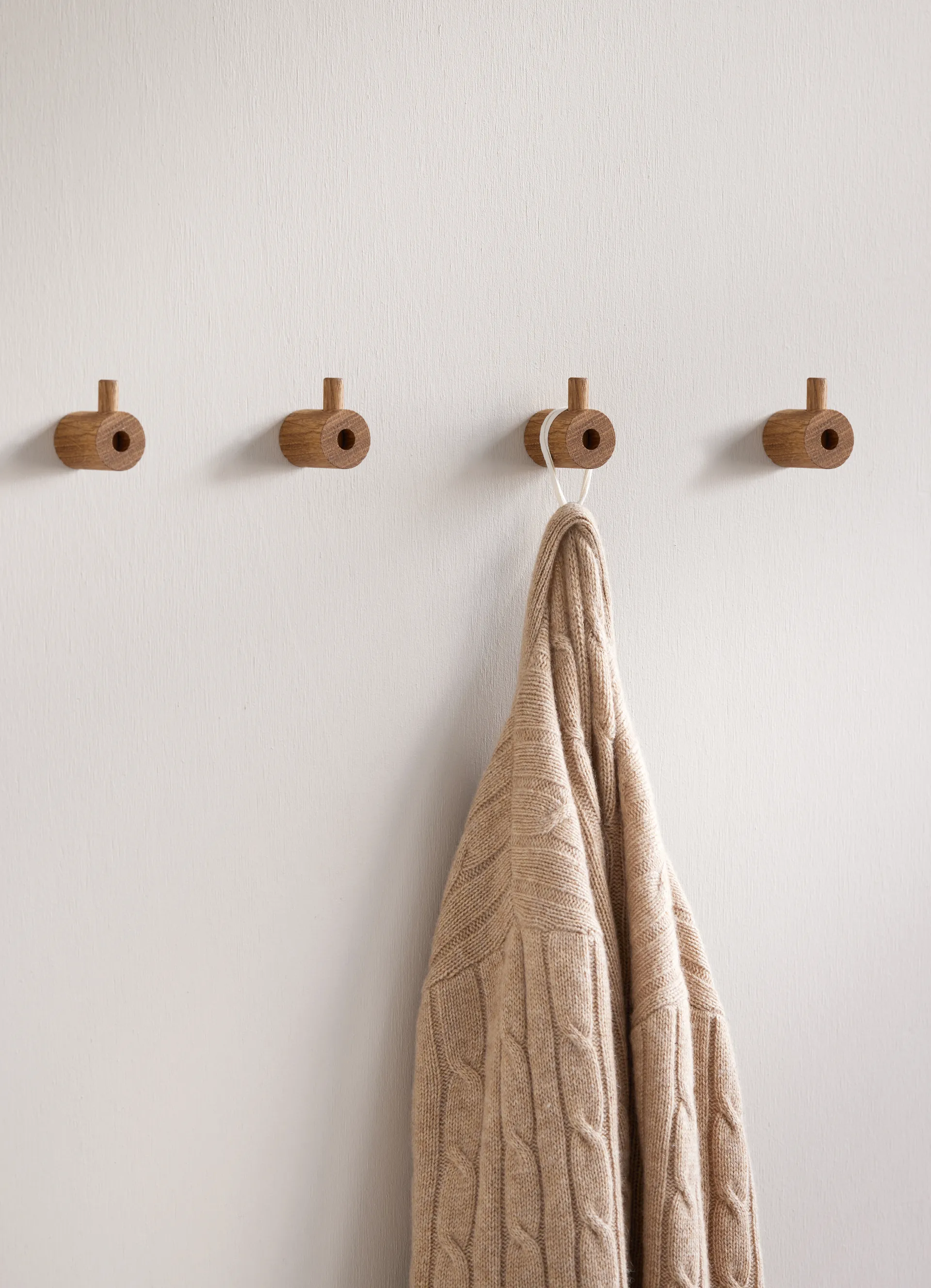 Gancio da parete Moebe wooden wall hook, Rovere MOEBE