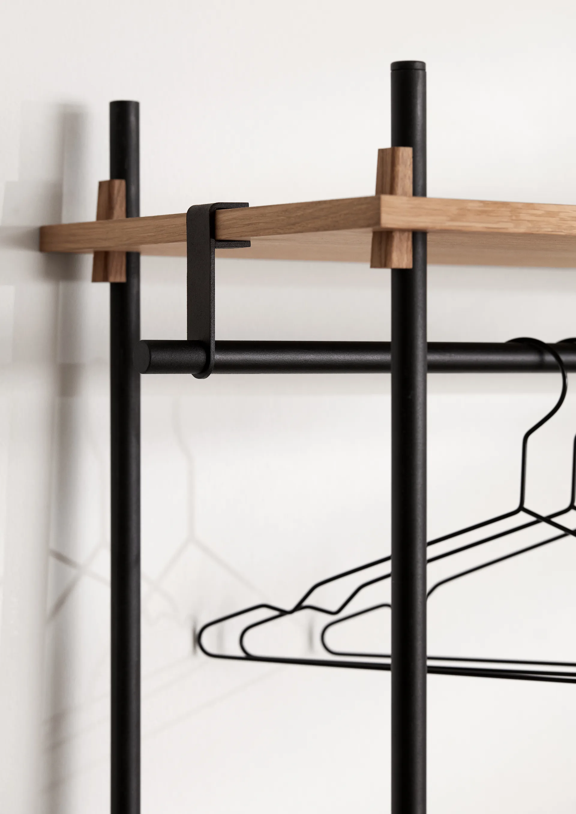 Sistema di scaffalatura Moebe s.200.1.F, Rovere, nero MOEBE