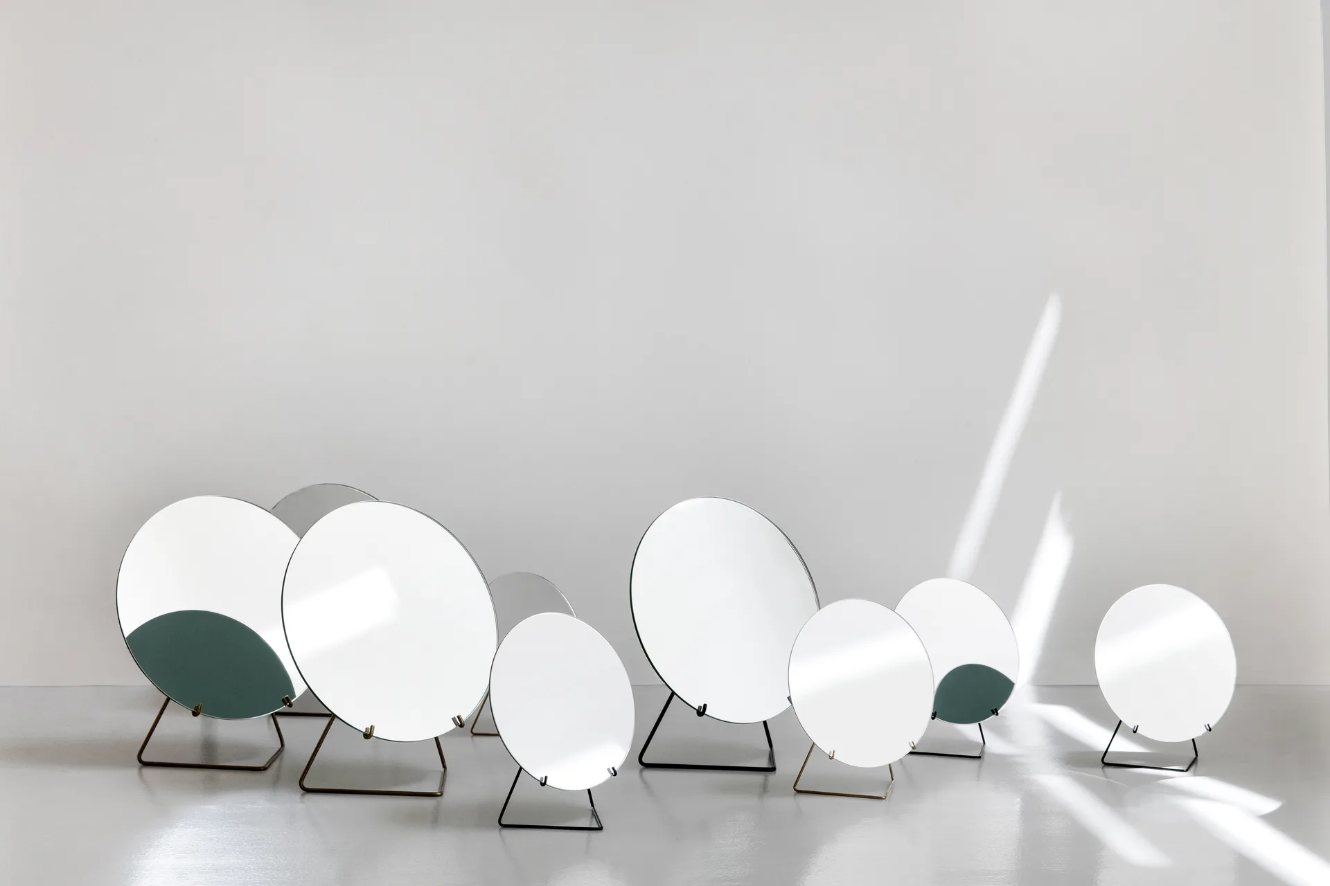 Specchio da tavolo Ø 30 cm, Nero MOEBE