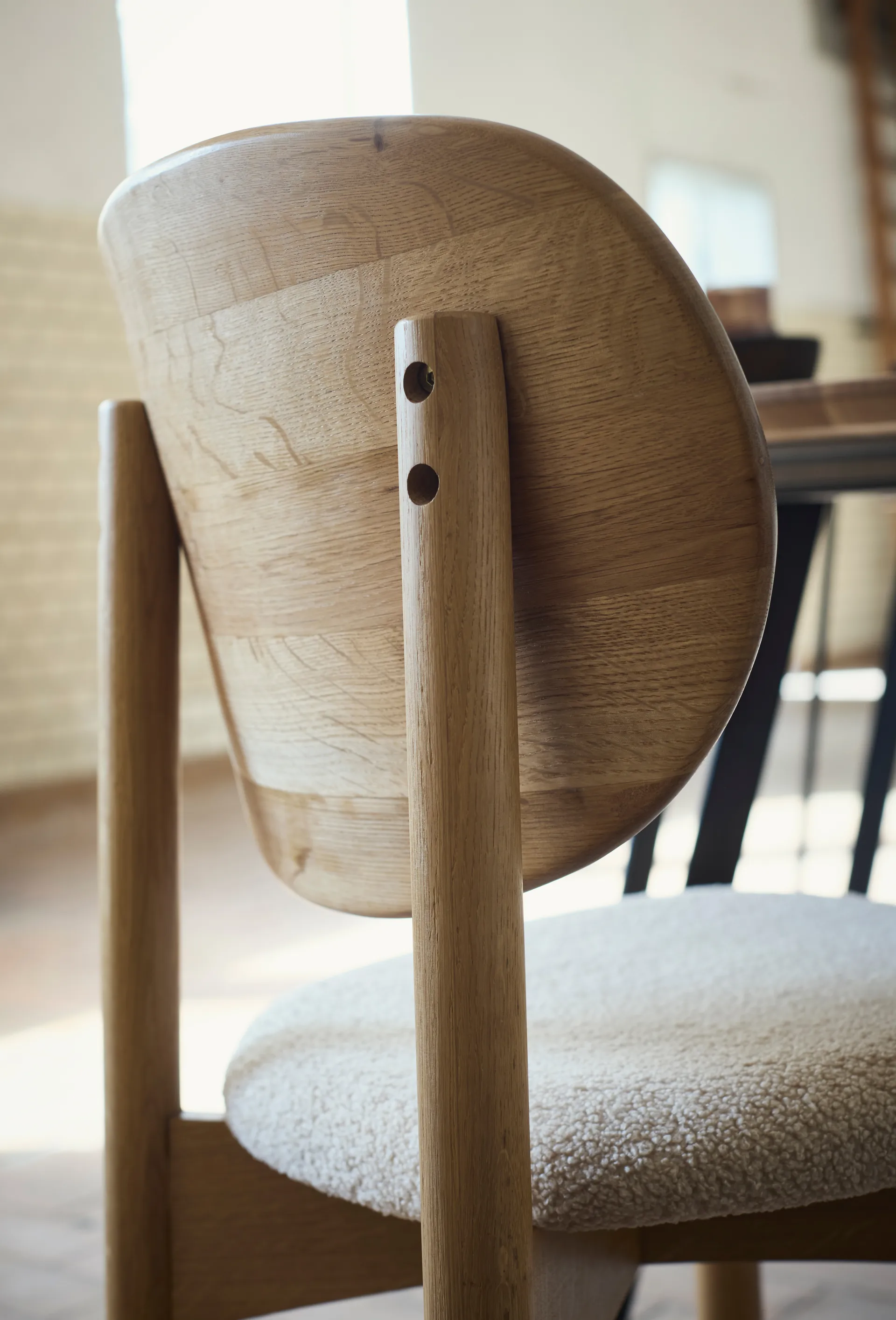 Sedia Oka, Rovere oliato naturale, sabbia MUUBS
