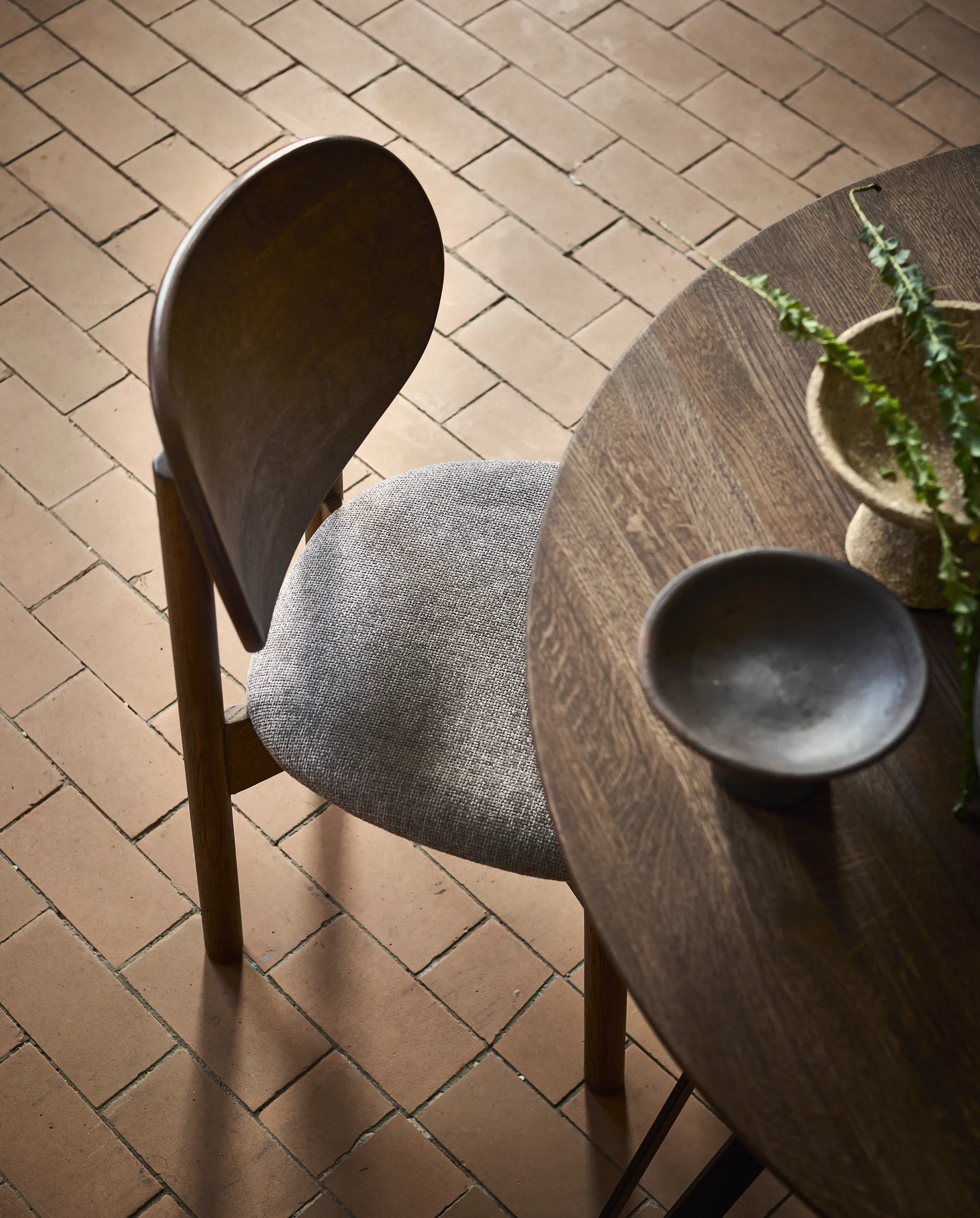 Sedia Oka, Rovere oliato scuro, grey MUUBS