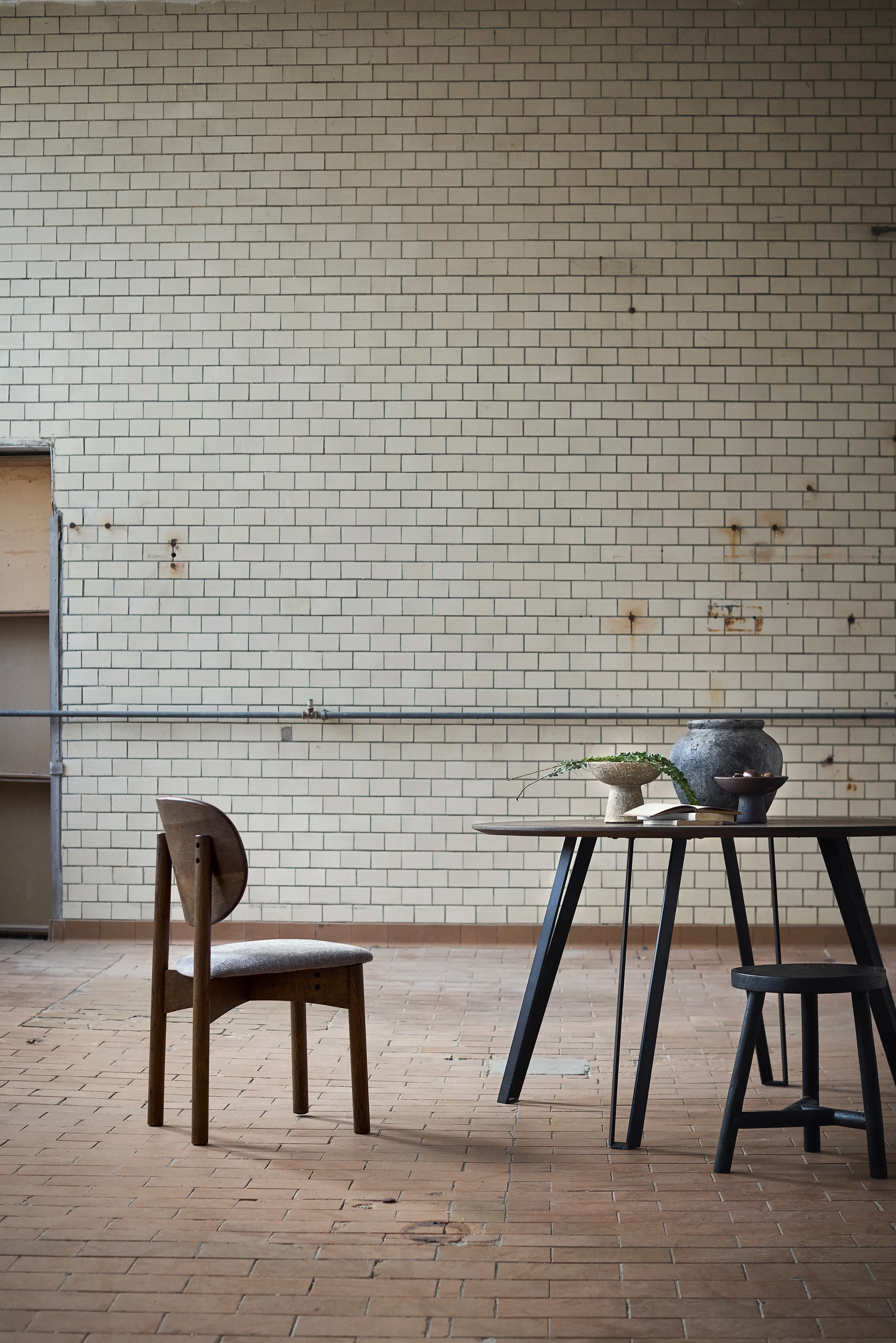 Sedia Oka, Rovere oliato scuro, grey MUUBS
