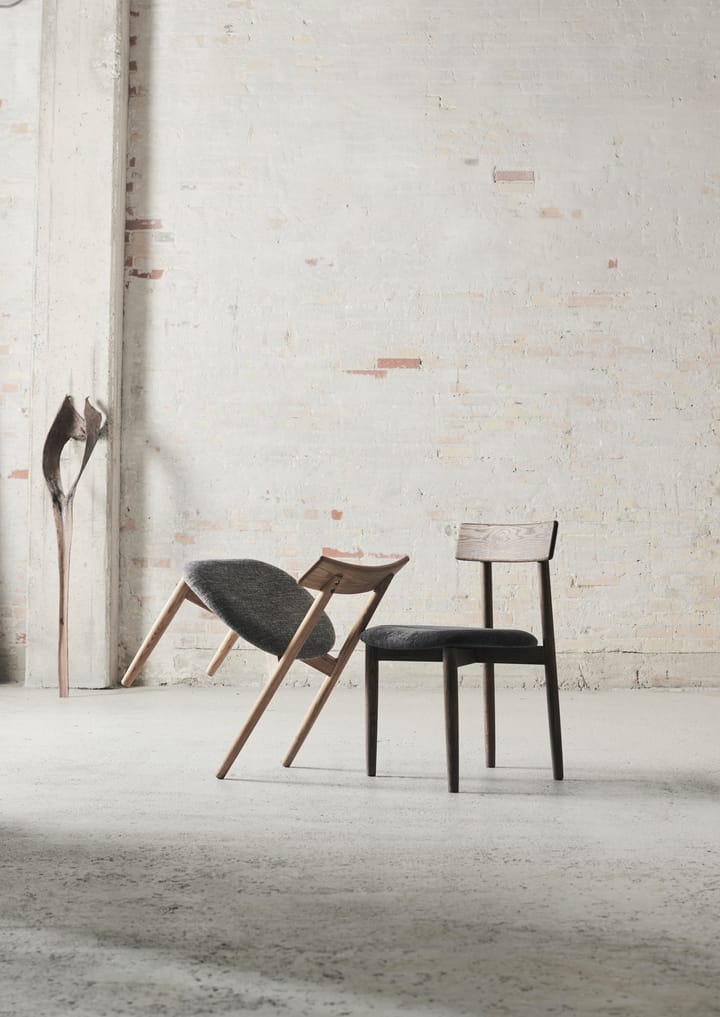 Sedia Tetra con sedile, Tessuto color cemento-rovere oliato naturale MUUBS