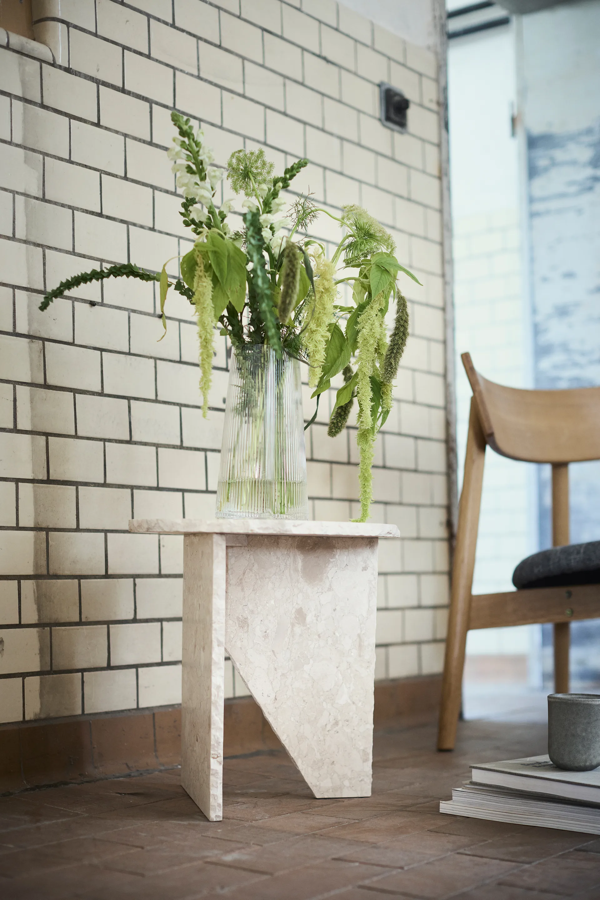 Tetra lounge chair, Tessuto color cemento–rovere oliato naturale MUUBS