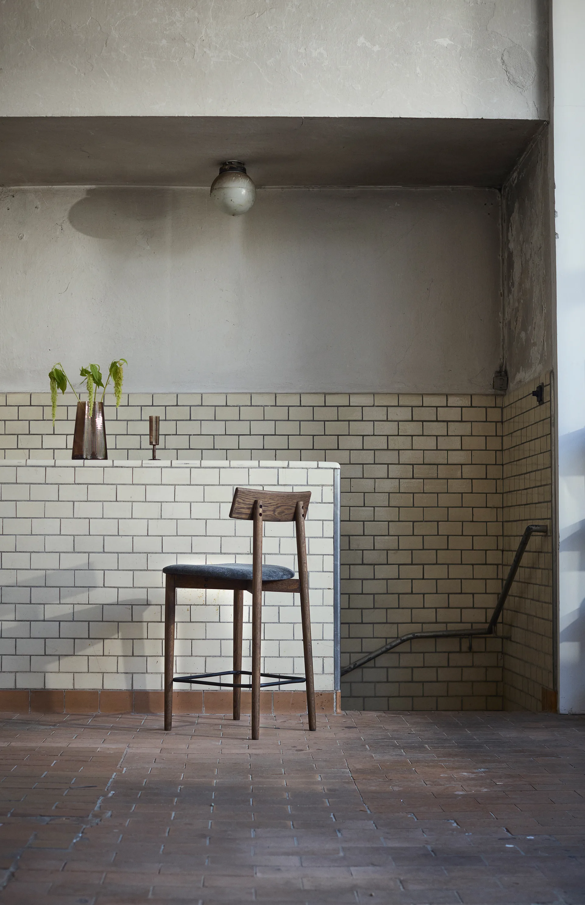 Tetra sgabello bar_x0001_, Tessuto color granito-rovere oliato scuro MUUBS