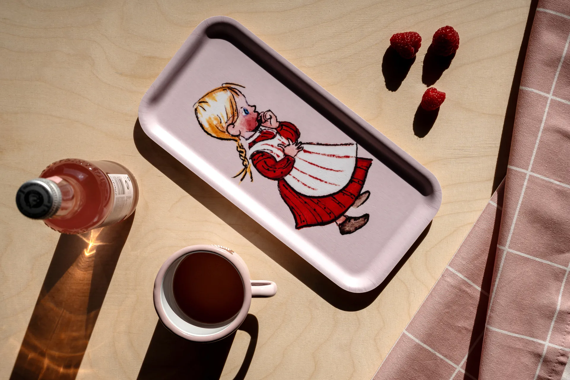 Tazza smaltata 2,5 dl Emil di Lönneberga, Ida Muurla