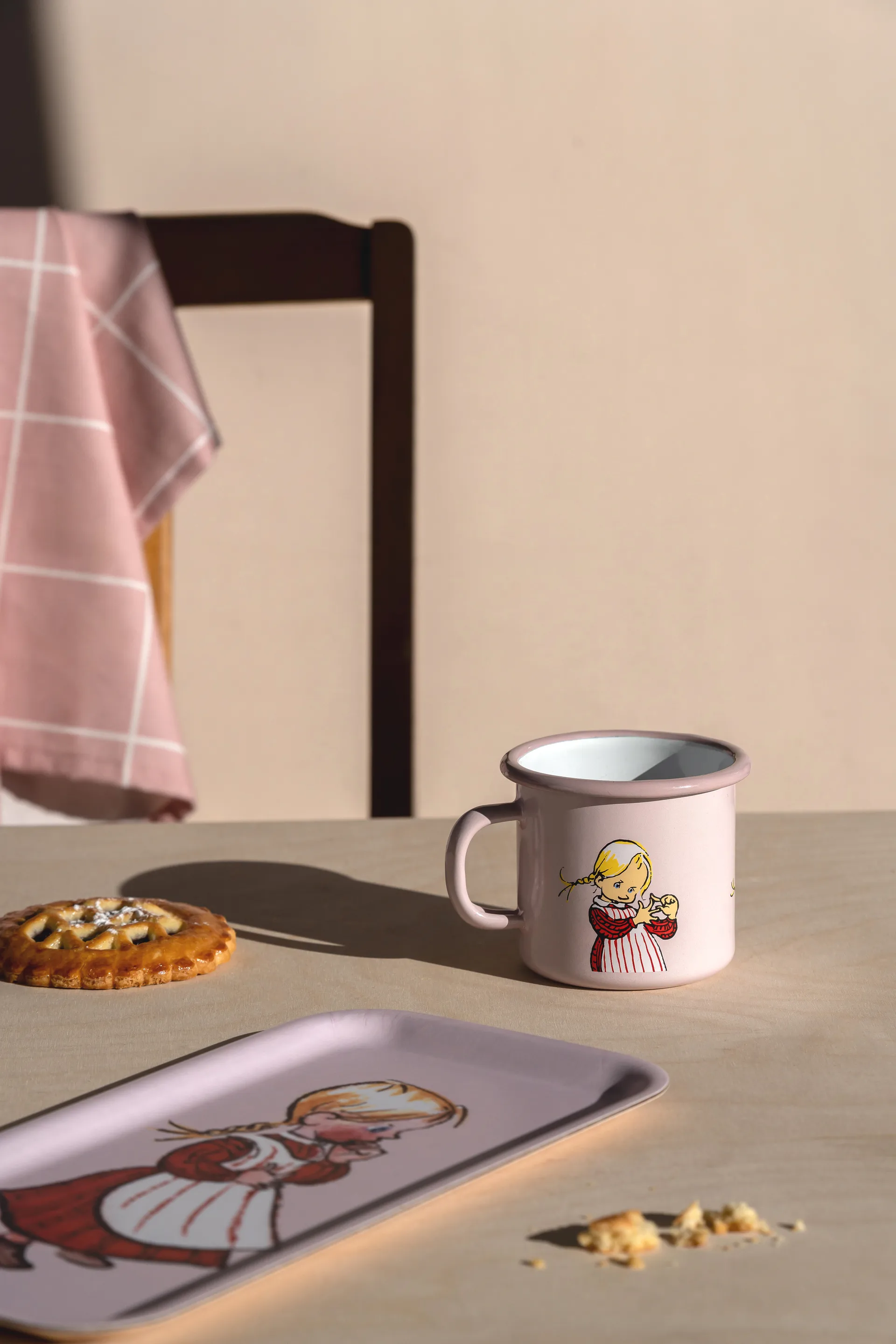 Tazza smaltata 2,5 dl Emil di Lönneberga, Ida Muurla