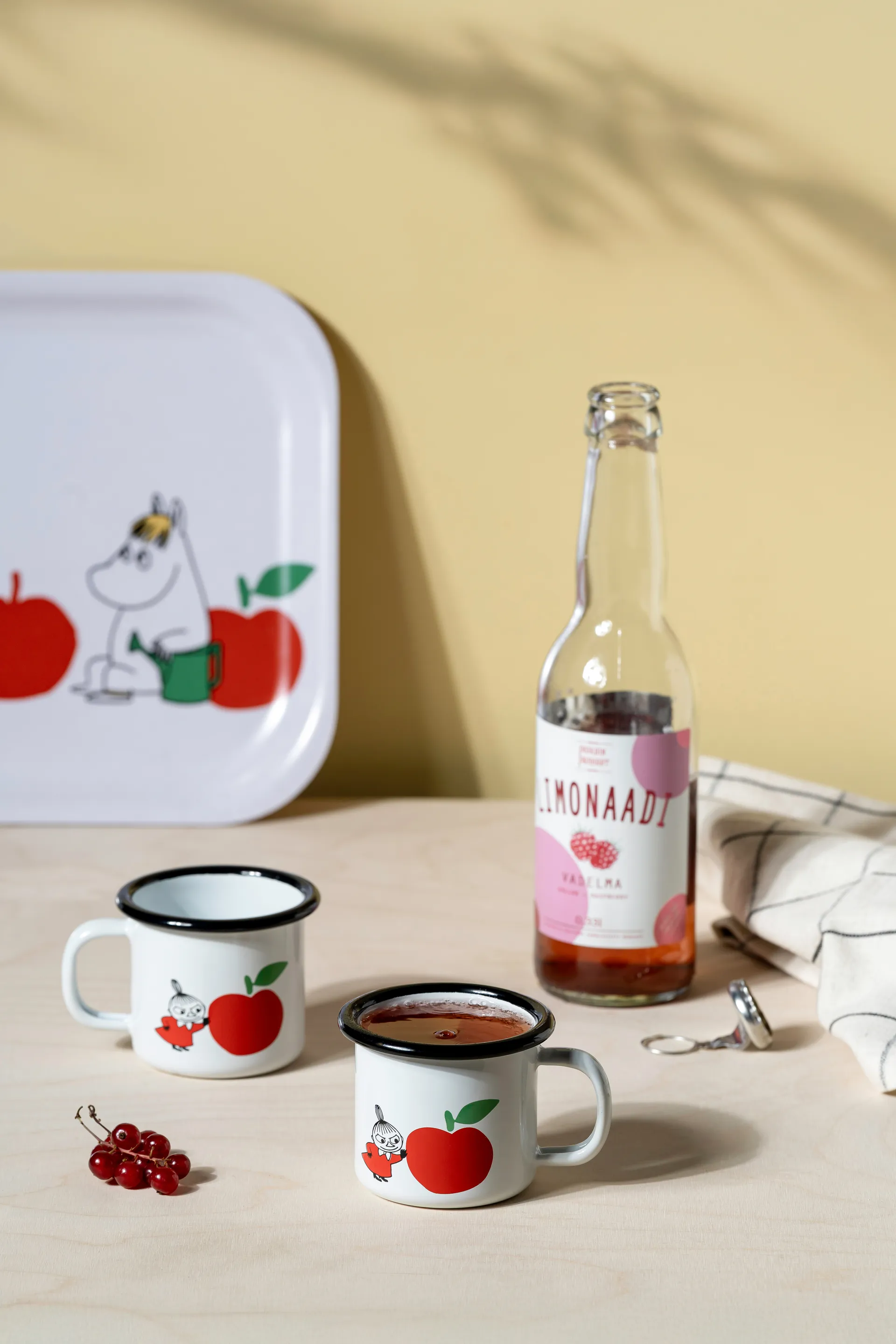 Tazza smaltata Moomin 1,5 dl, Joyfull Apples Muurla